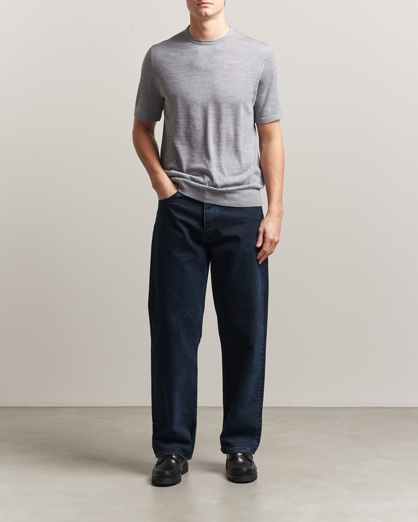 Mies | T-paidat | Tiger of Sweden | Connor Knitted Crew Neck T-Shirt Grey Melange