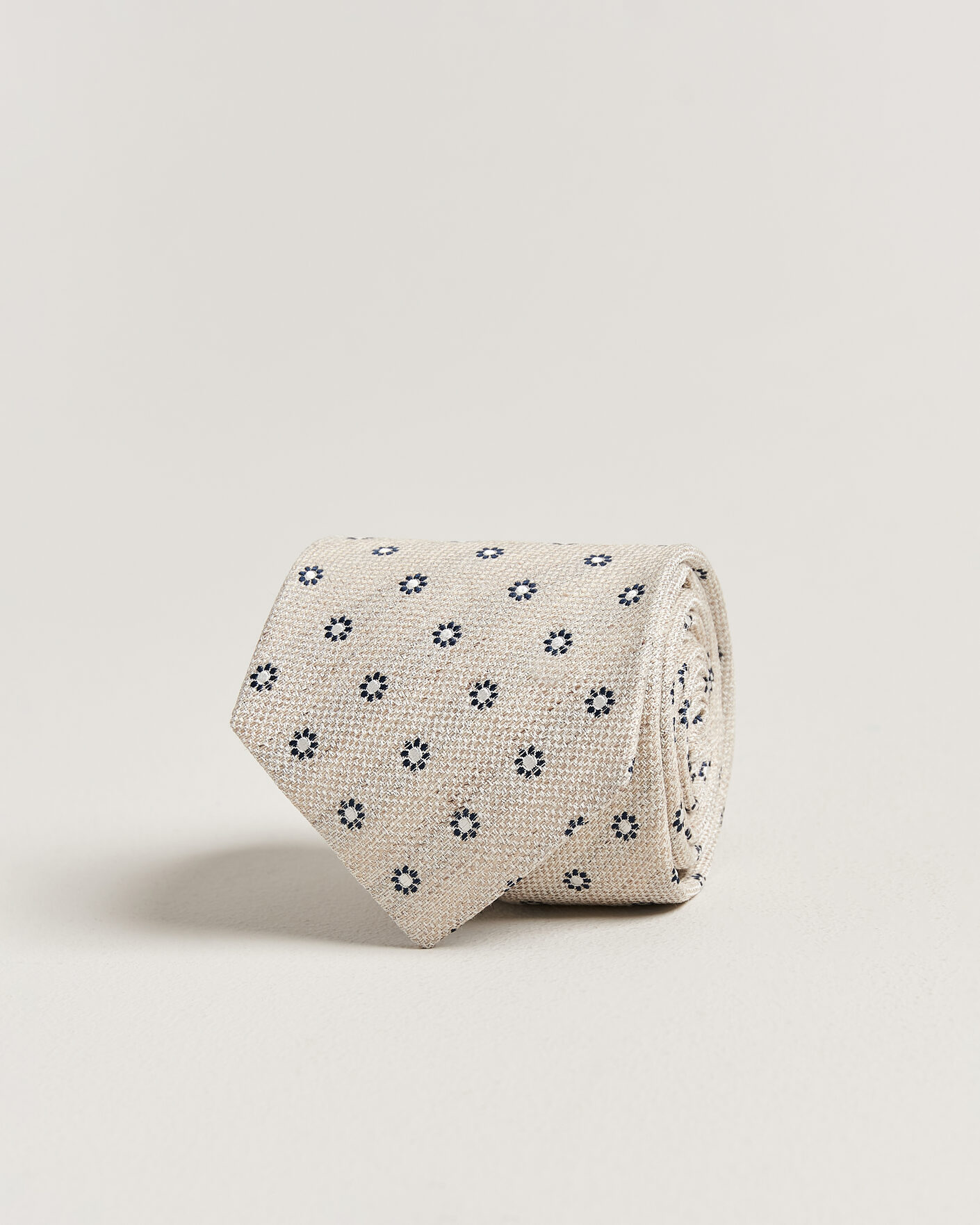 Mies | Solmiot | Amanda Christensen | Silk/Linen 8cm Flower Tie Beige