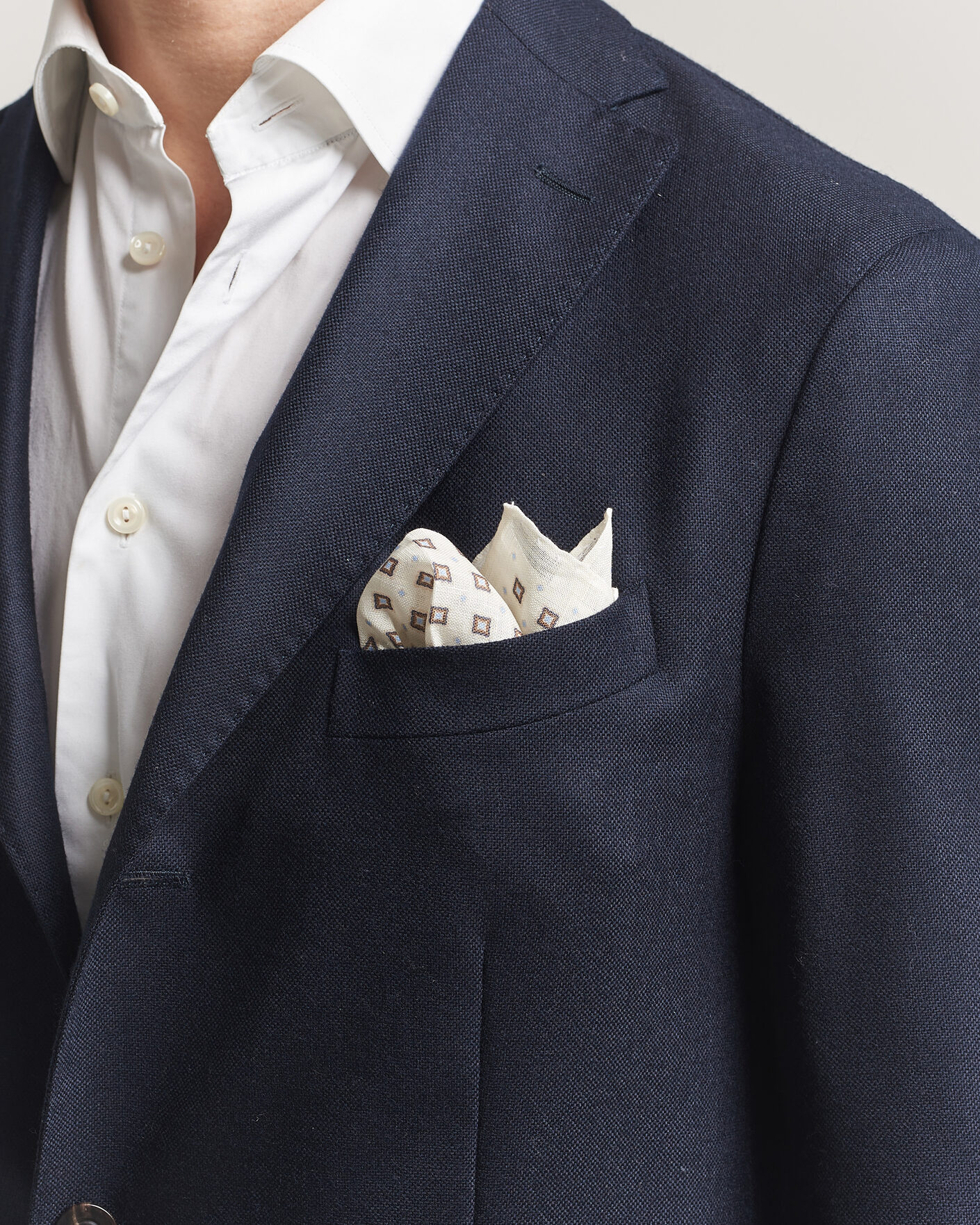 Mies | Taskuliinat | Amanda Christensen | Linen Medallion Pocket Square Cream