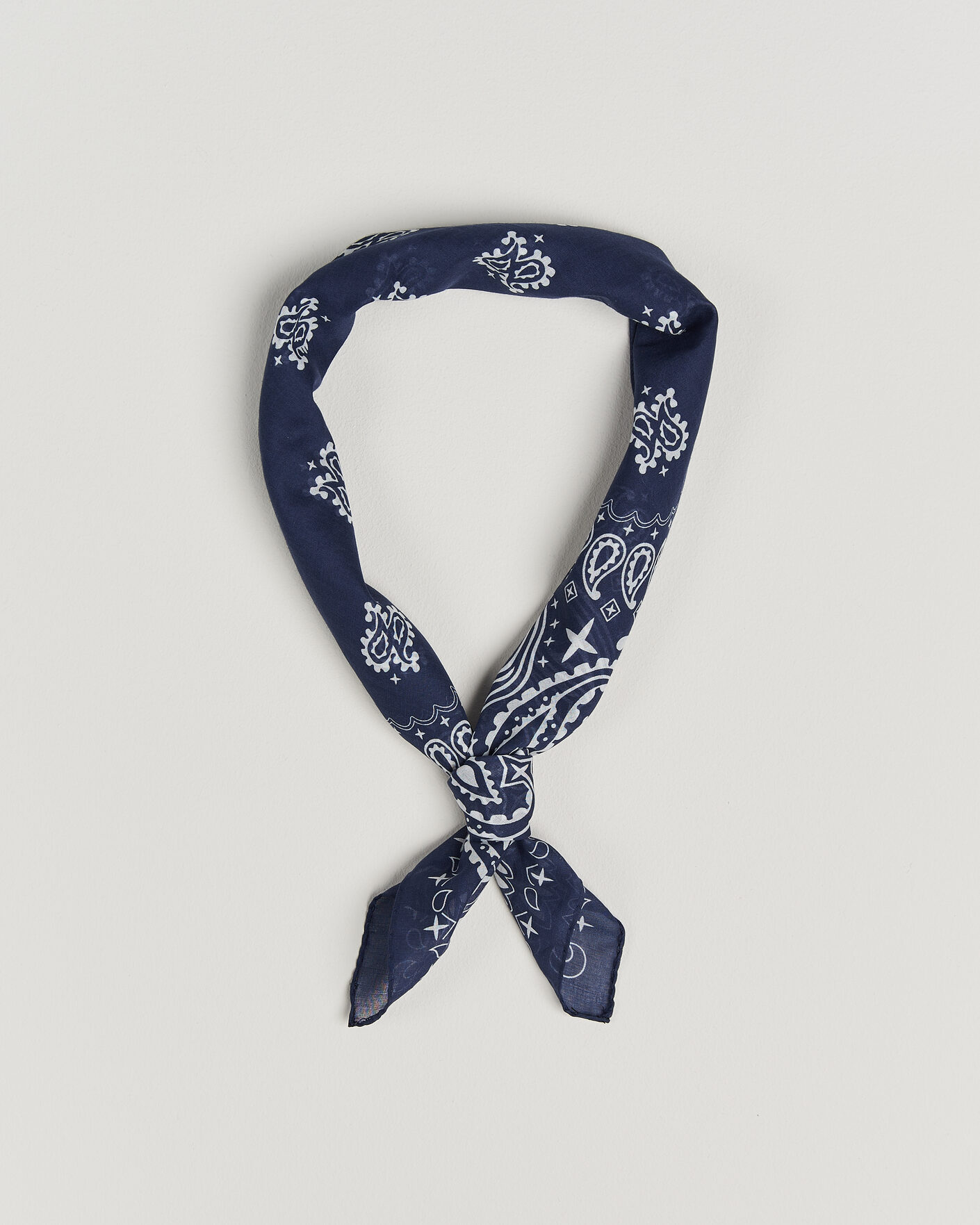 Mies | Huivit | Amanda Christensen | Cotton Voilé Paisley Bandana Navy