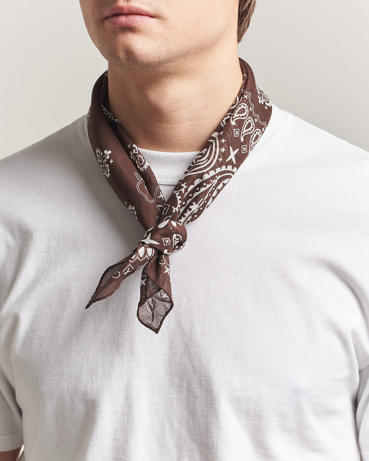 Mies | Huivit | Amanda Christensen | Cotton Voilé Paisley Bandana Dark Brown
