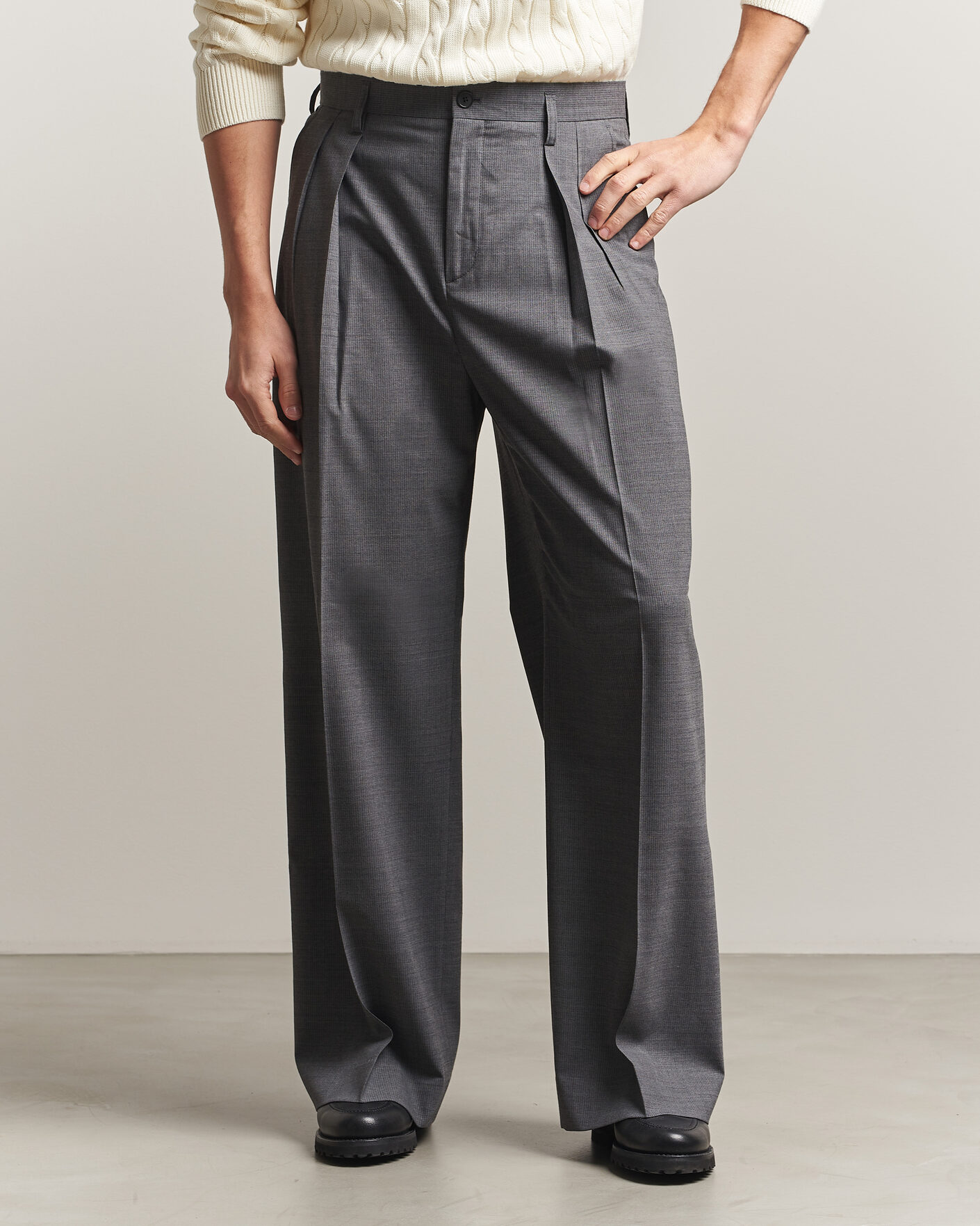 Mies | Housut | Filippa K | Milo Wide Wool Pinstriped Trousers Mid Grey