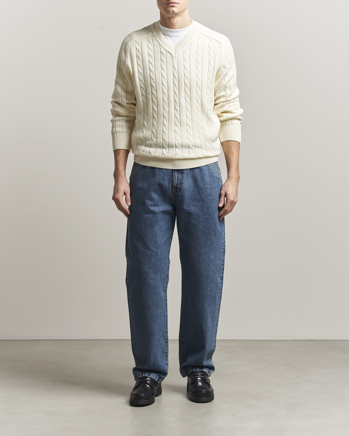 Mies | Puserot | Filippa K | Cotton Cable V-Neck Sweater Calico White