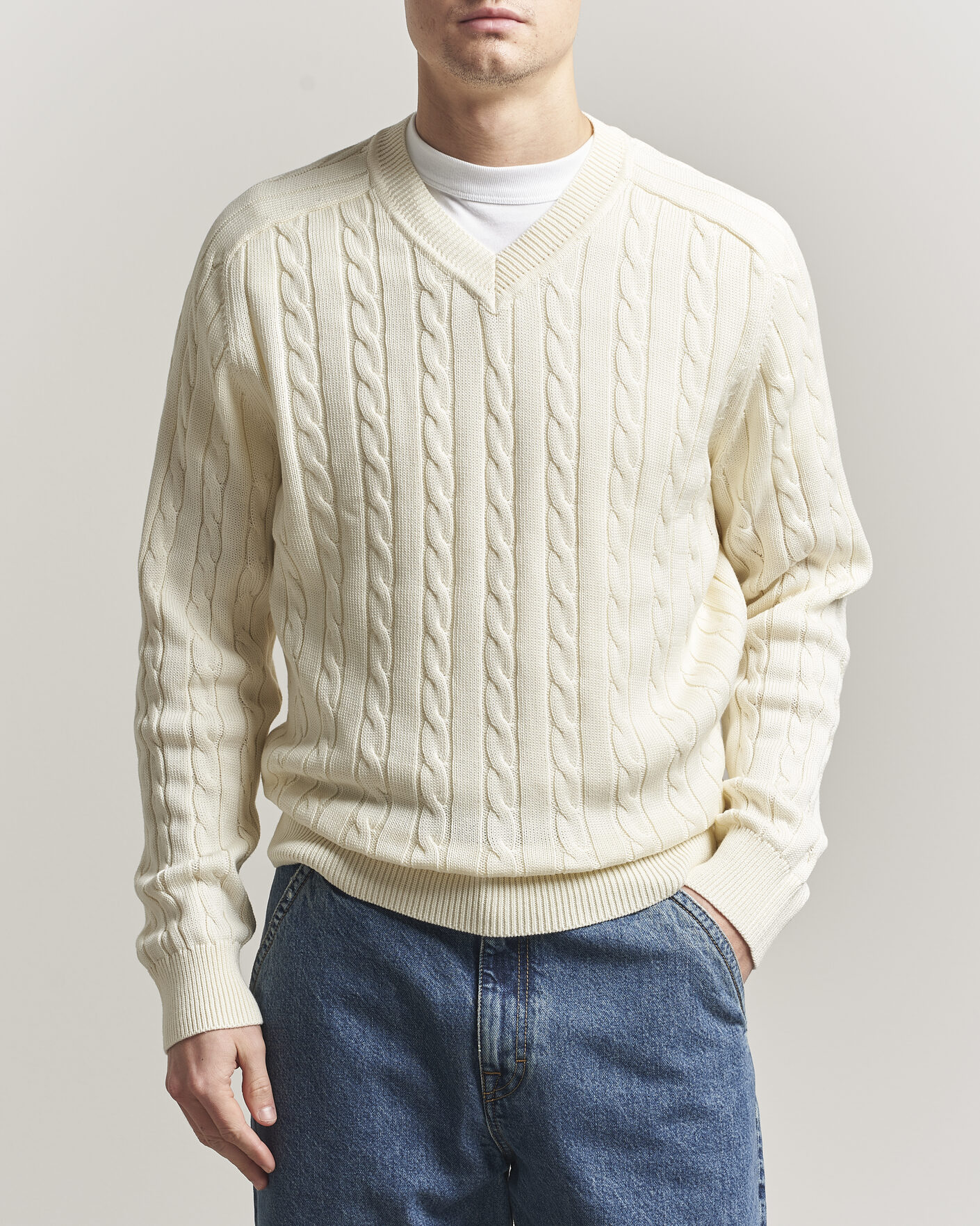 Mies | Puserot | Filippa K | Cotton Cable V-Neck Sweater Calico White