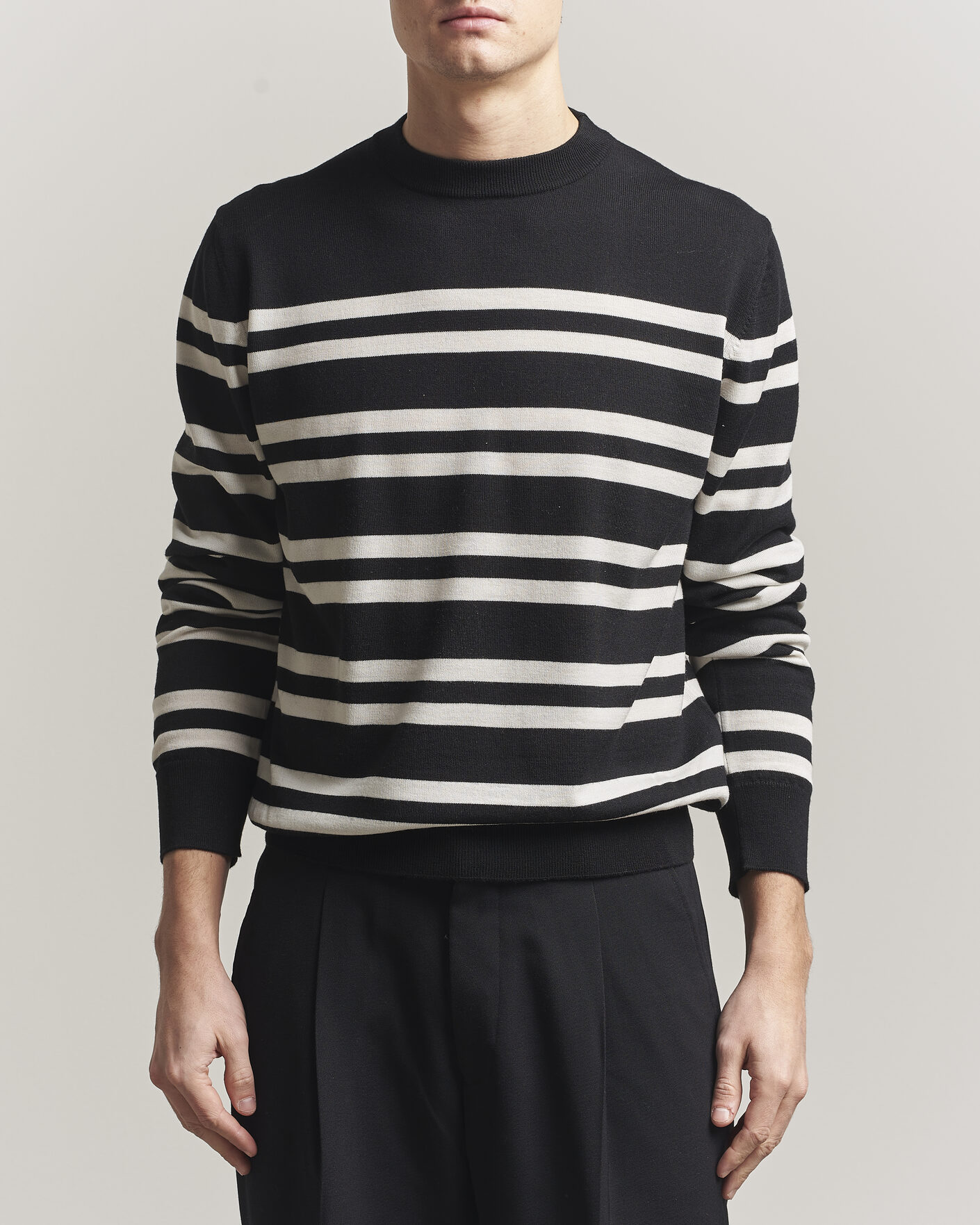 Mies | Puserot | Filippa K | Merino Knitted Striped Sweater Black/White