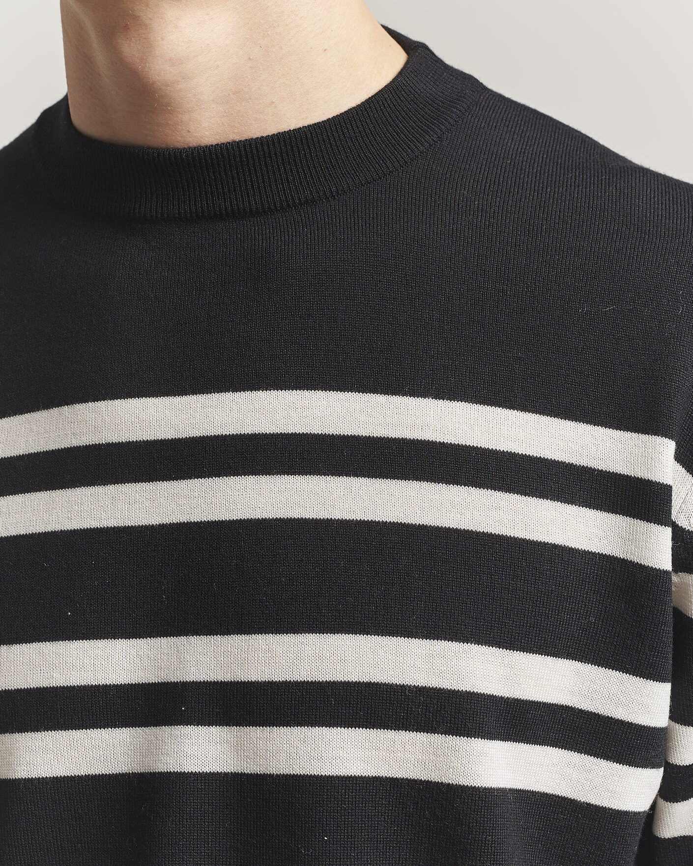 Mies | Puserot | Filippa K | Merino Knitted Striped Sweater Black/White