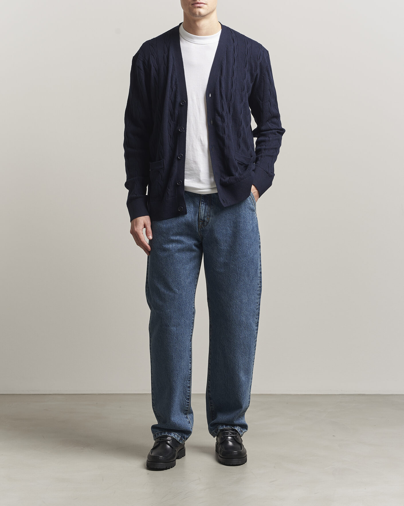 Mies | Puserot | Filippa K | Cotton/Merino Cable Cardigan Navy