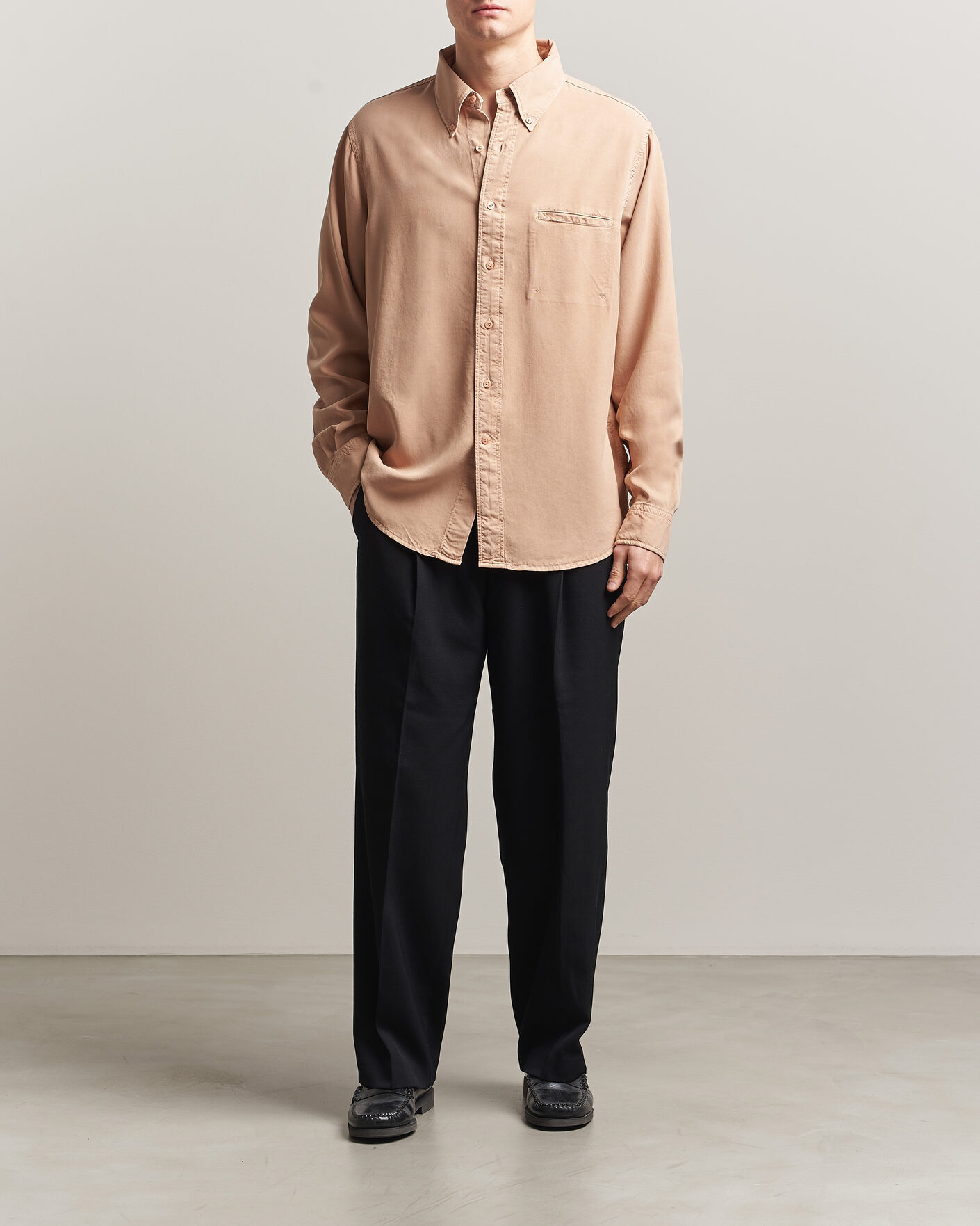 Mies | Kauluspaidat | Filippa K | Zack Lyocell Shirt Beige