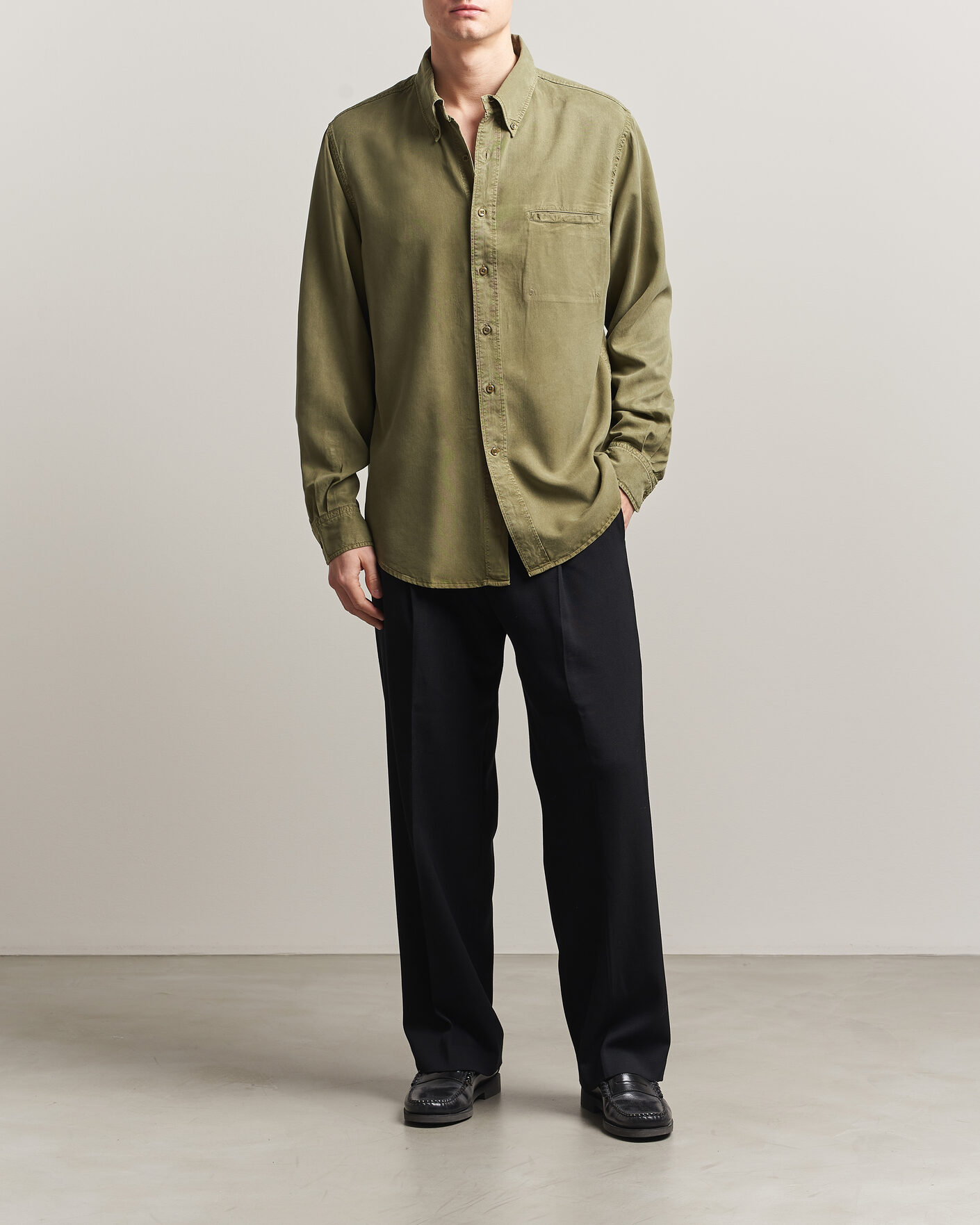 Mies | Kauluspaidat | Filippa K | Zack Lyocell Shirt Laurel Green