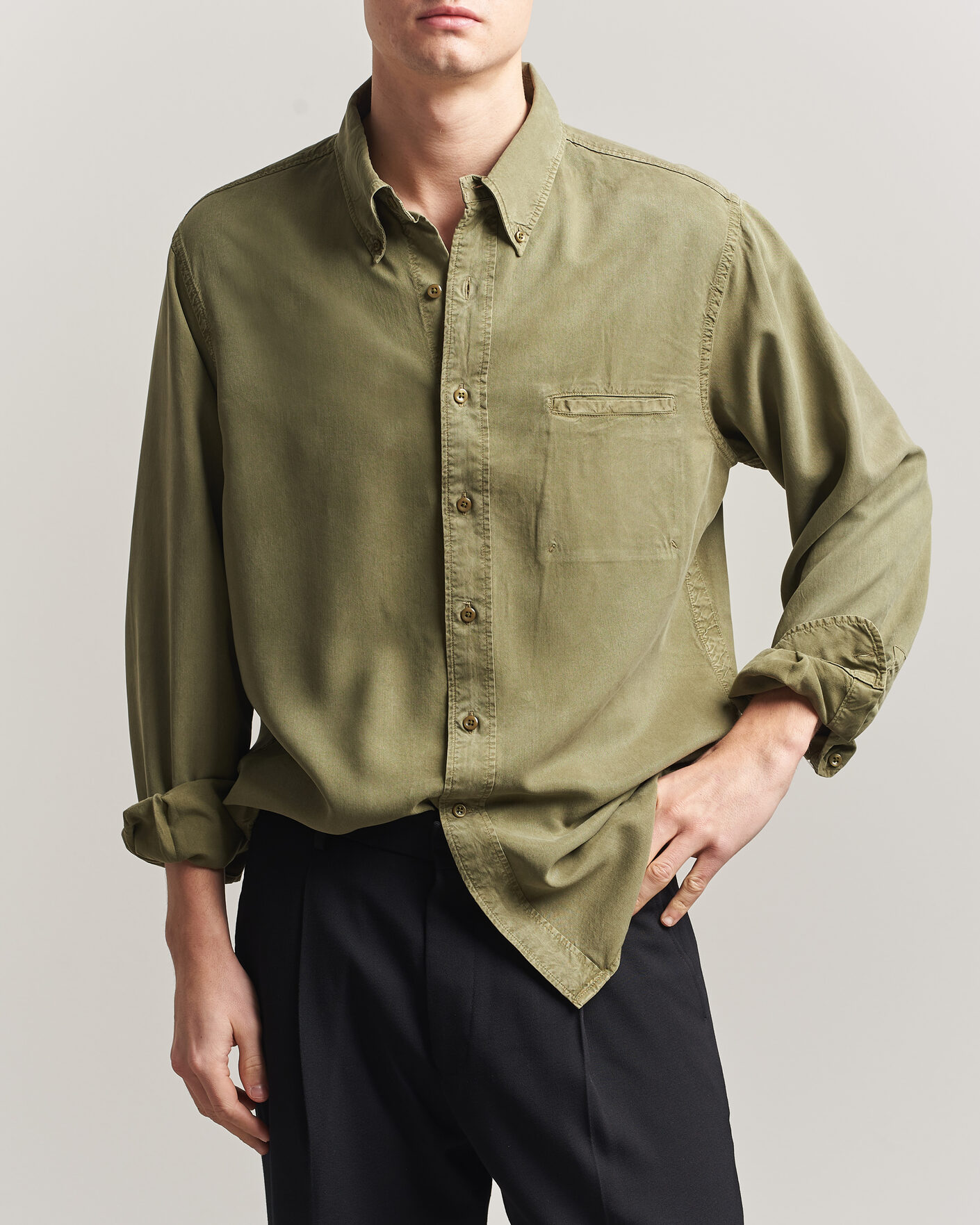 Mies | Kauluspaidat | Filippa K | Zack Lyocell Shirt Laurel Green