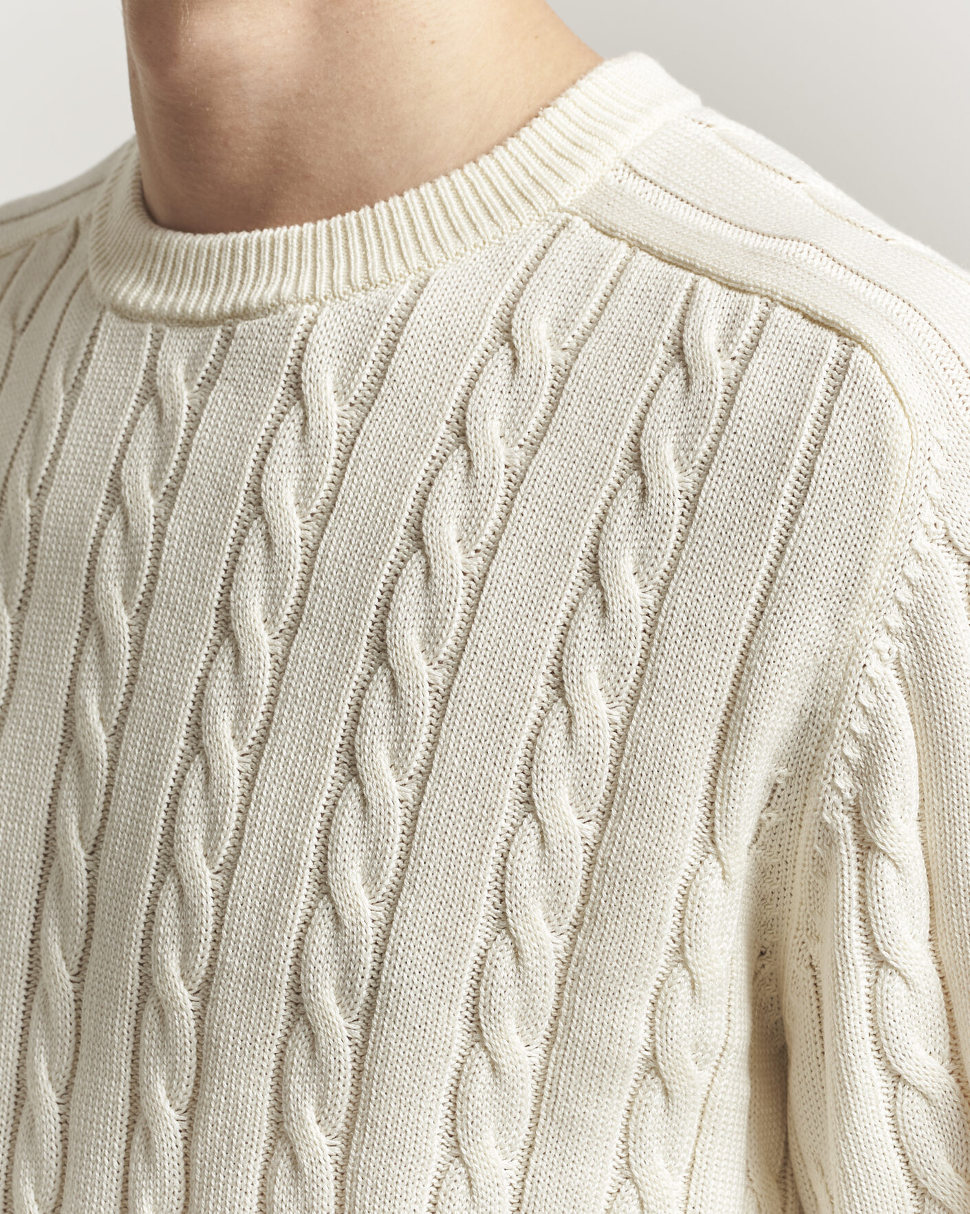 Mies | Puserot | Filippa K | Cotton Cable Crew Neck Sweater Calico White