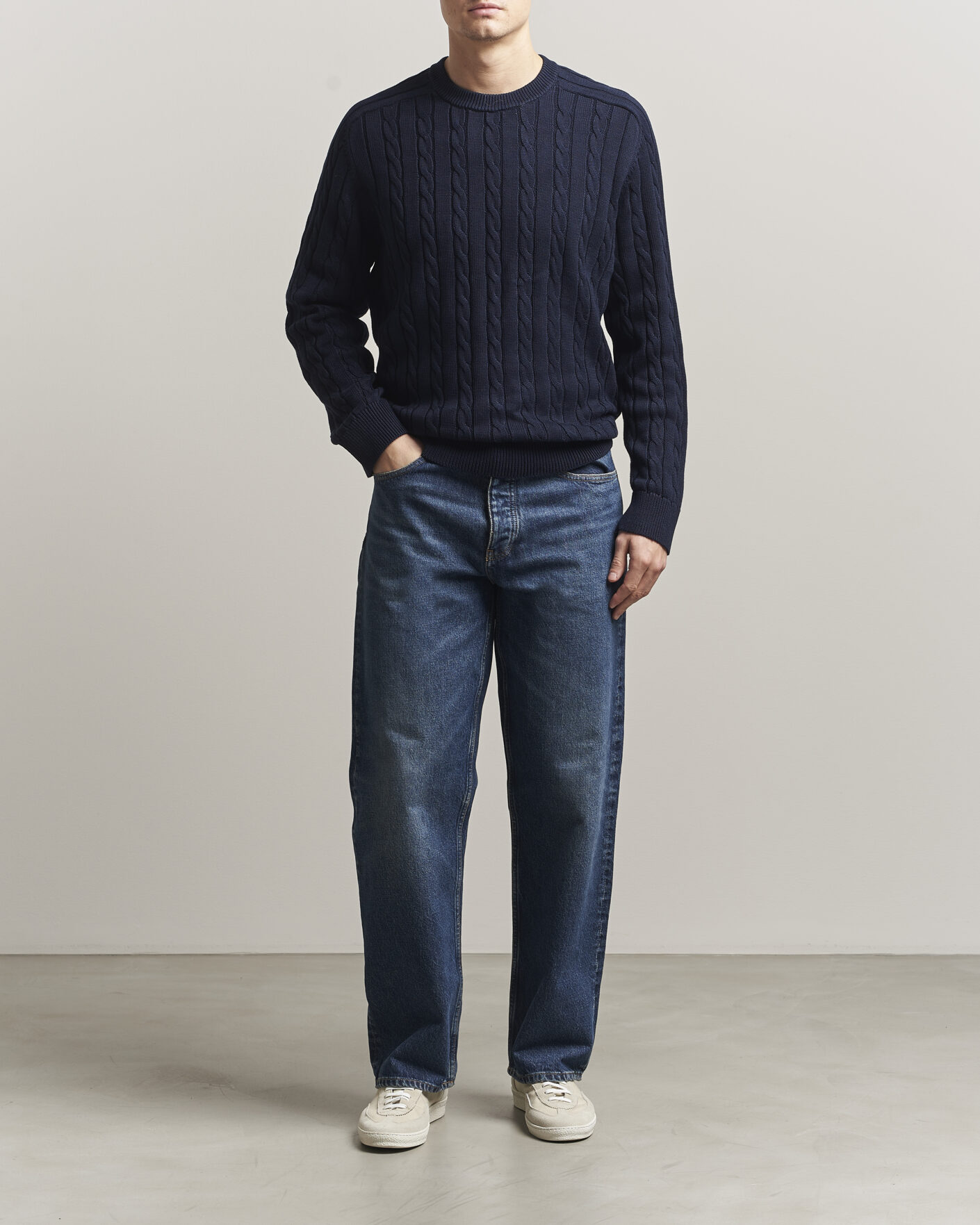 Mies | Puserot | Filippa K | Cotton Cable Crew Neck Sweater Navy
