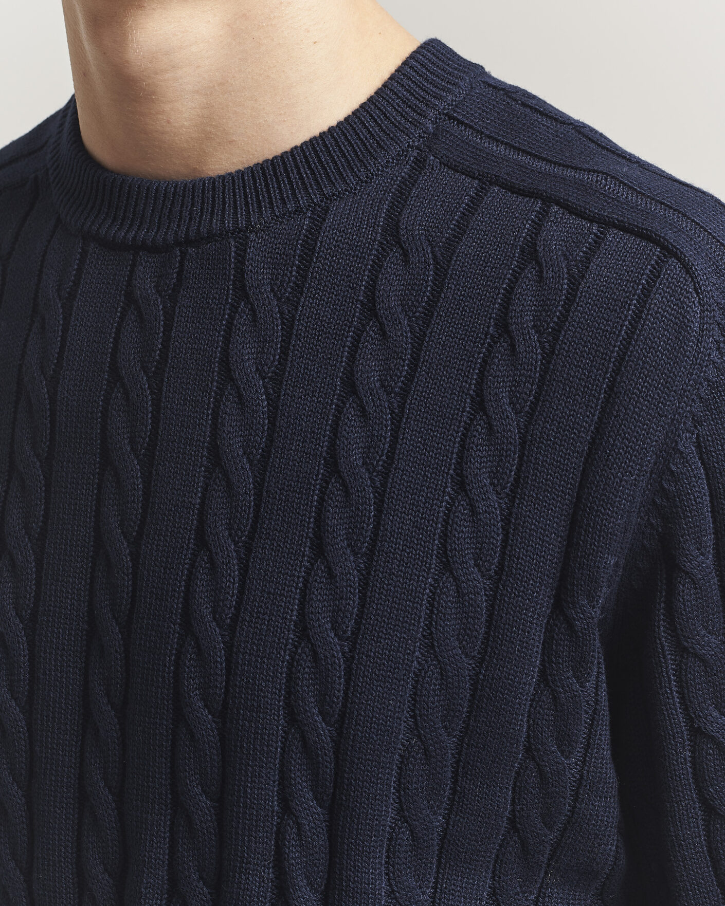Mies | Puserot | Filippa K | Cotton Cable Crew Neck Sweater Navy