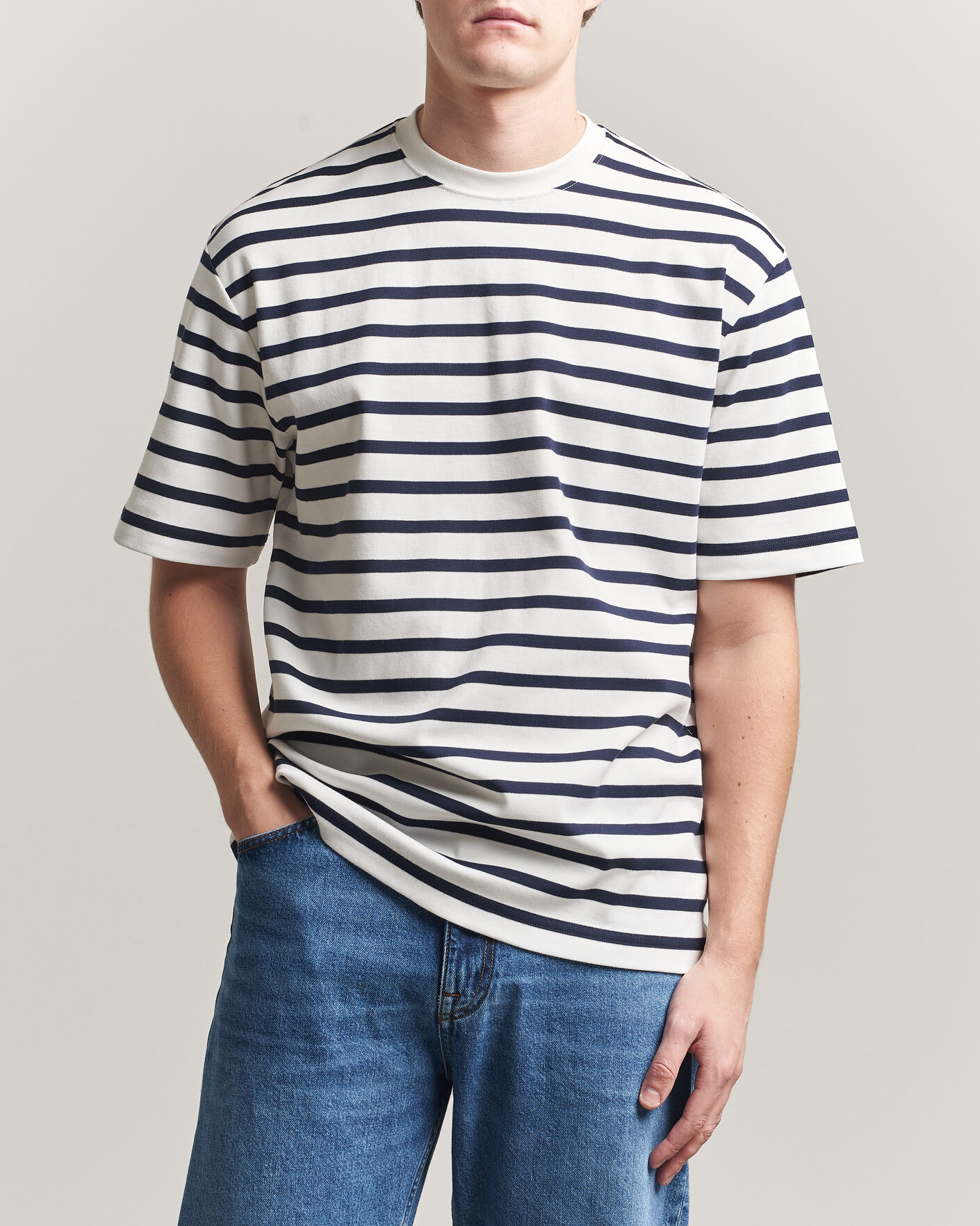 Mies | T-paidat | Filippa K | Striped Crew Neck T-Shirt White/Navy