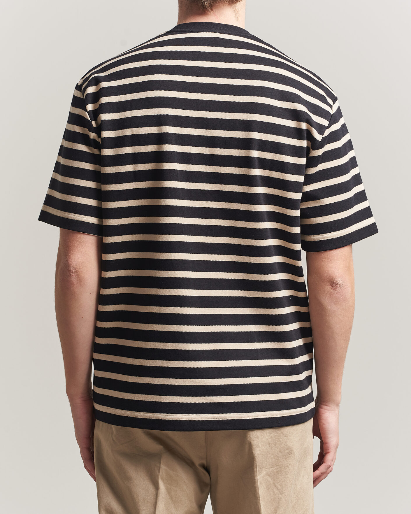 Mies | T-paidat | Filippa K | Striped Crew Neck T-Shirt Black/Pearl