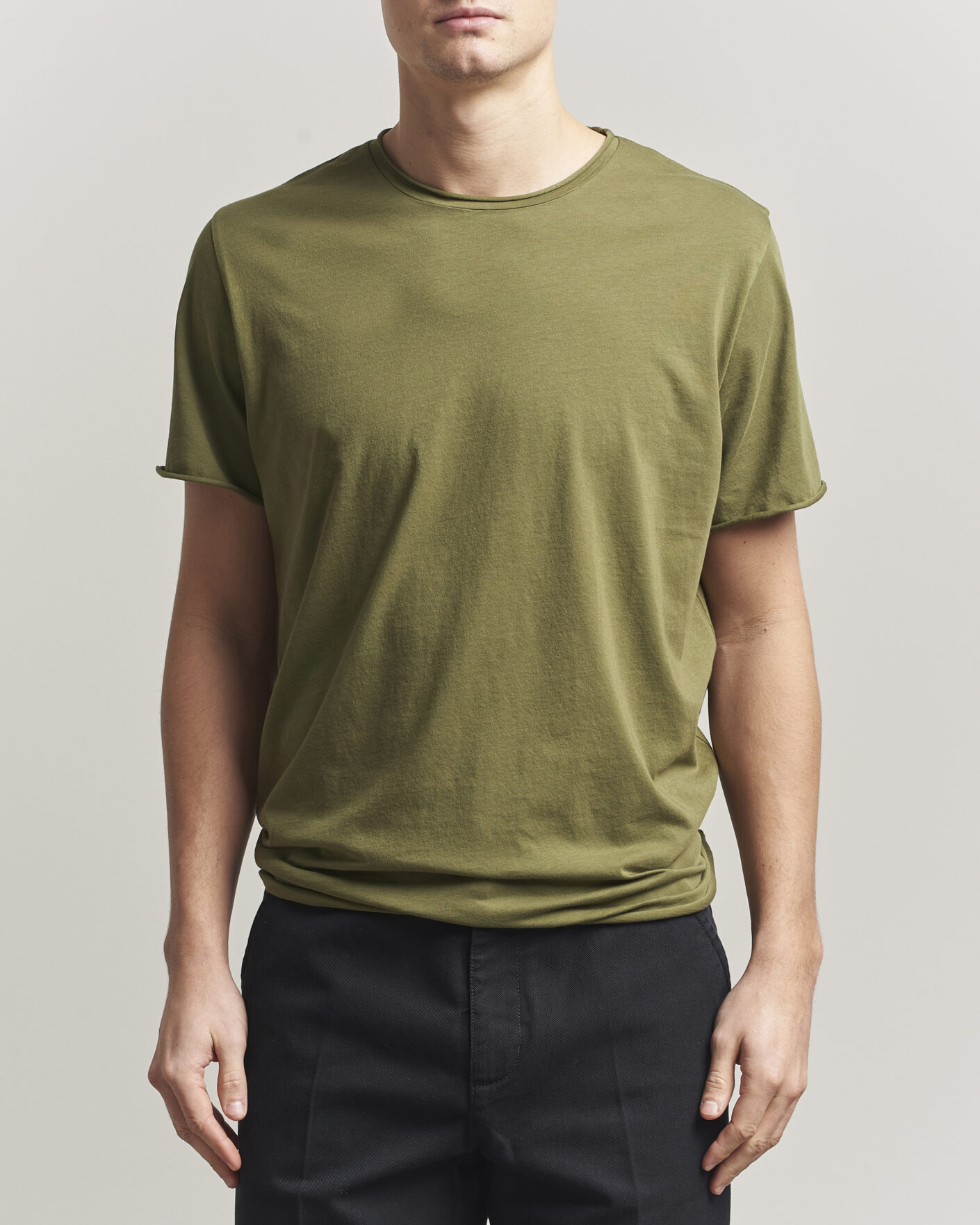 Mies | T-paidat | Filippa K | Roll Neck Crew Neck T-Shirt Laurel Green