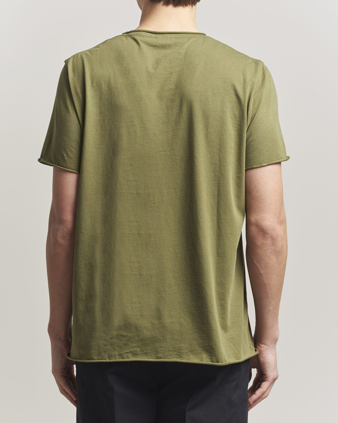 Mies | T-paidat | Filippa K | Roll Neck Crew Neck T-Shirt Laurel Green