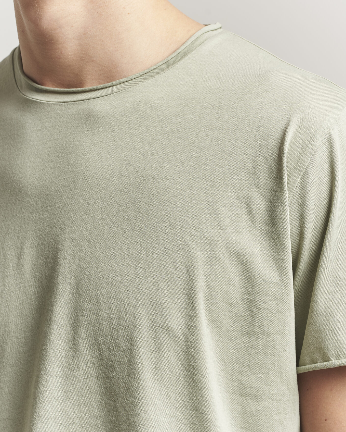 Mies | T-paidat | Filippa K | Roll Neck Crew Neck T-Shirt Light Green
