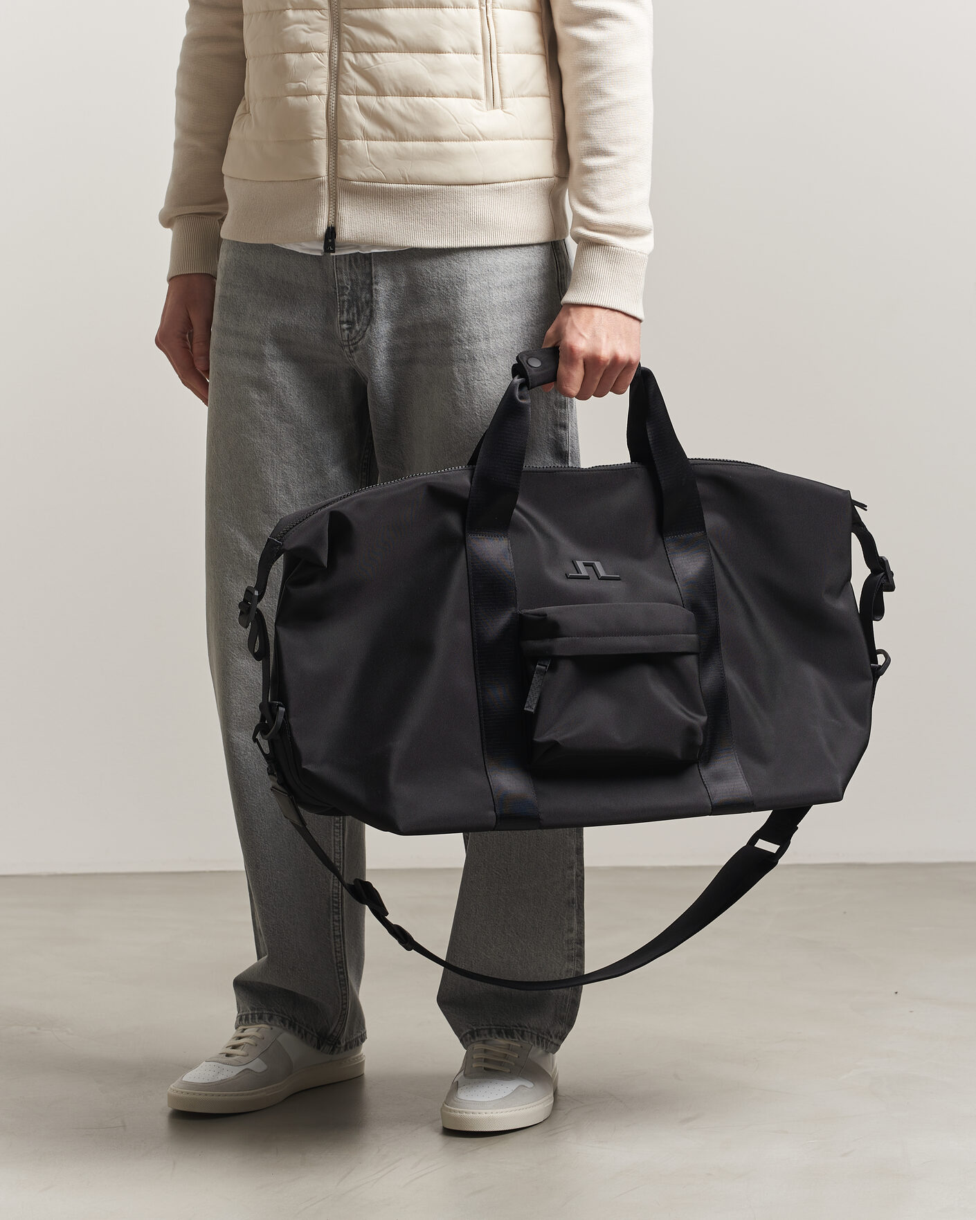 Mies | Laukut | J.Lindeberg | Spencer Commuter Holdall Black