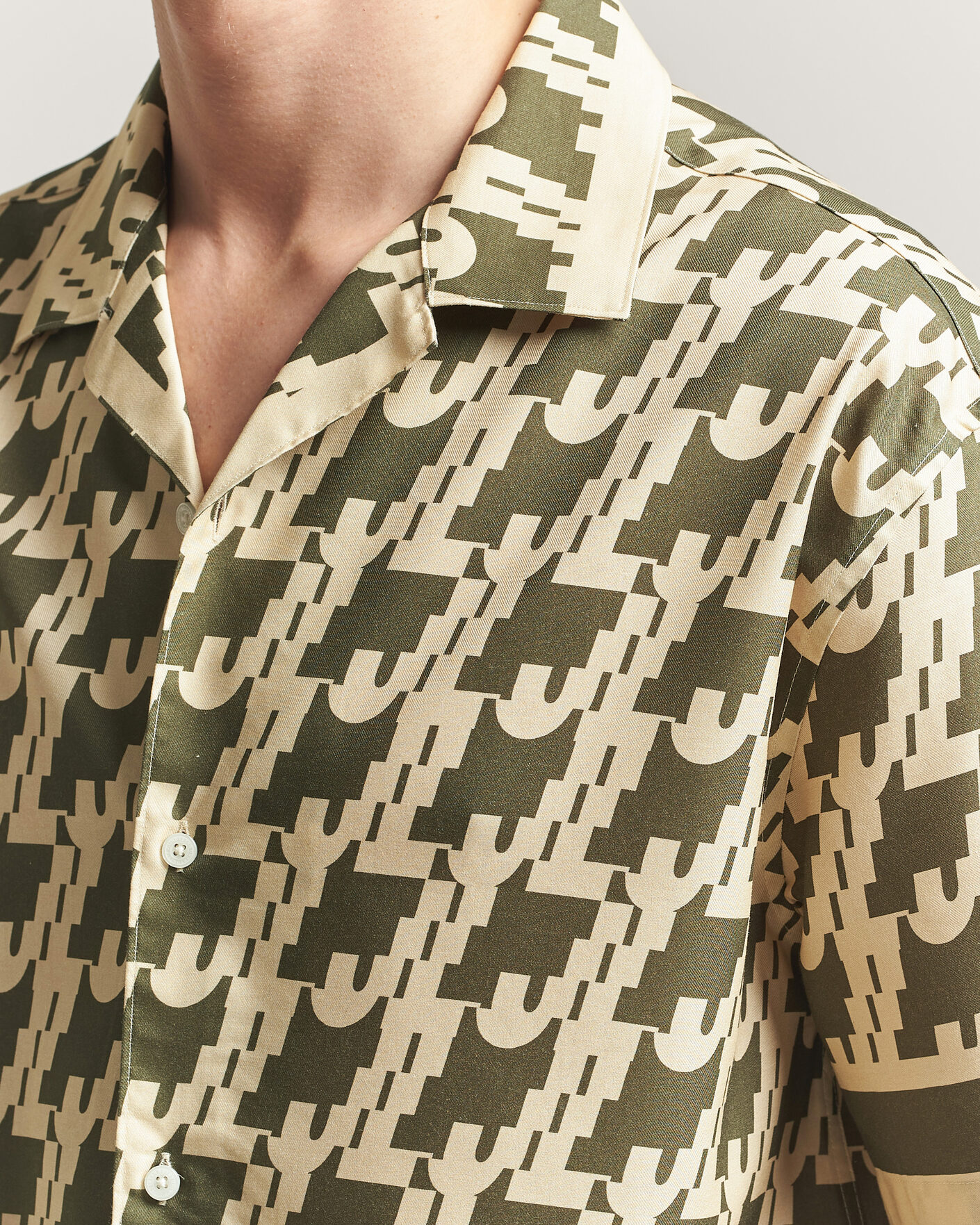 Mies | Kauluspaidat | J.Lindeberg | Ellis Border Resort Shirt Glitch Kalamata