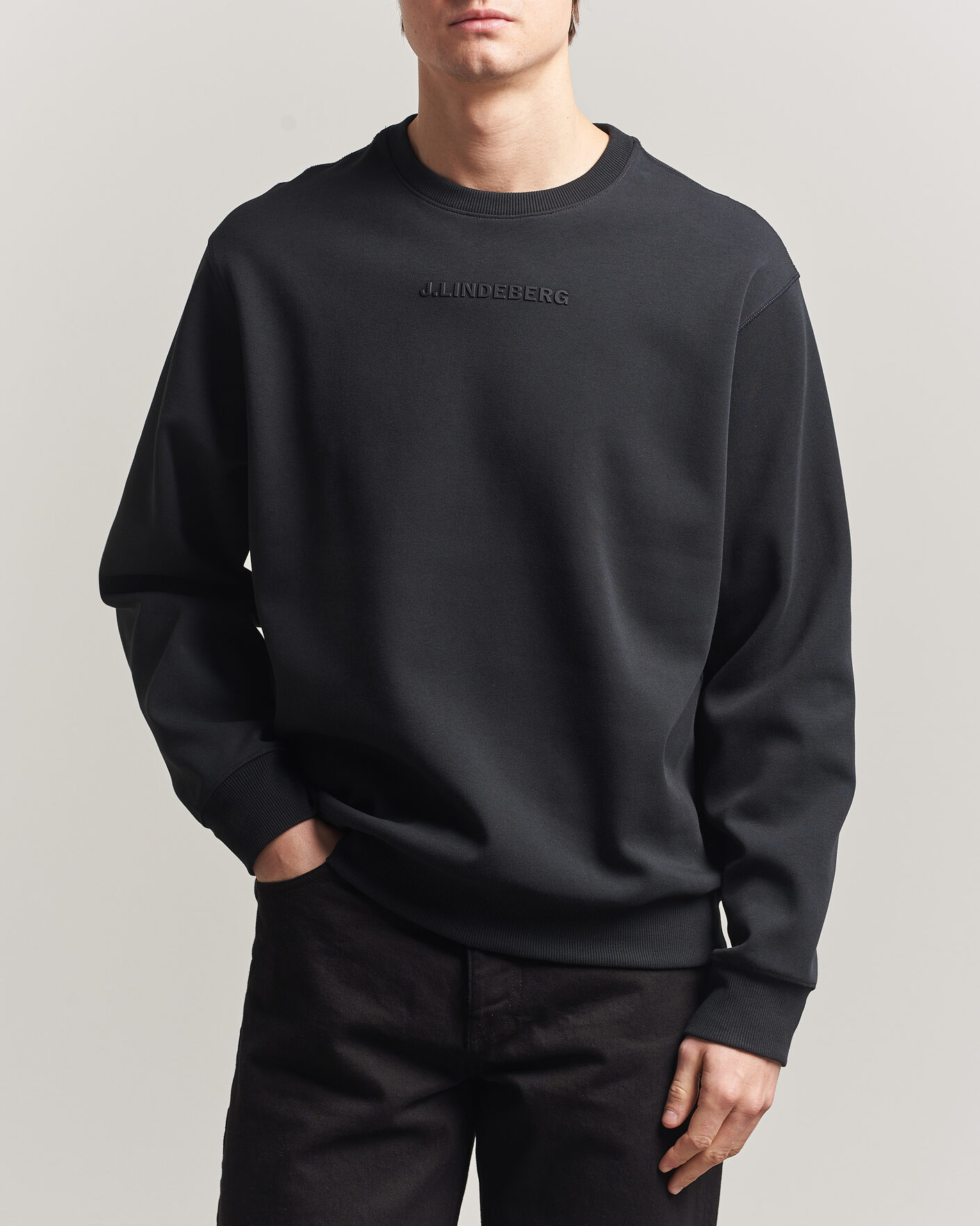 Mies | Puserot | J.Lindeberg | Club Crew Neck Black