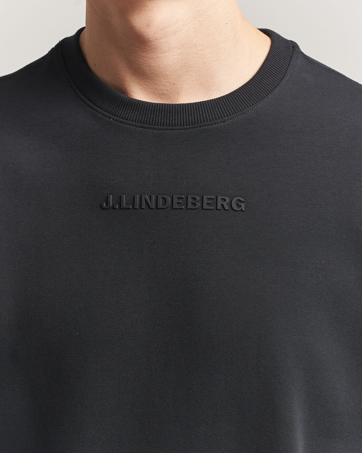 Mies | Puserot | J.Lindeberg | Club Crew Neck Black