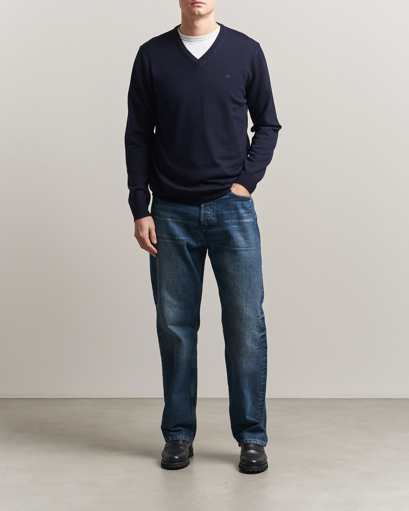 Mies | Puserot | J.Lindeberg | Lymann Merino V-Neck Pullover JL Navy