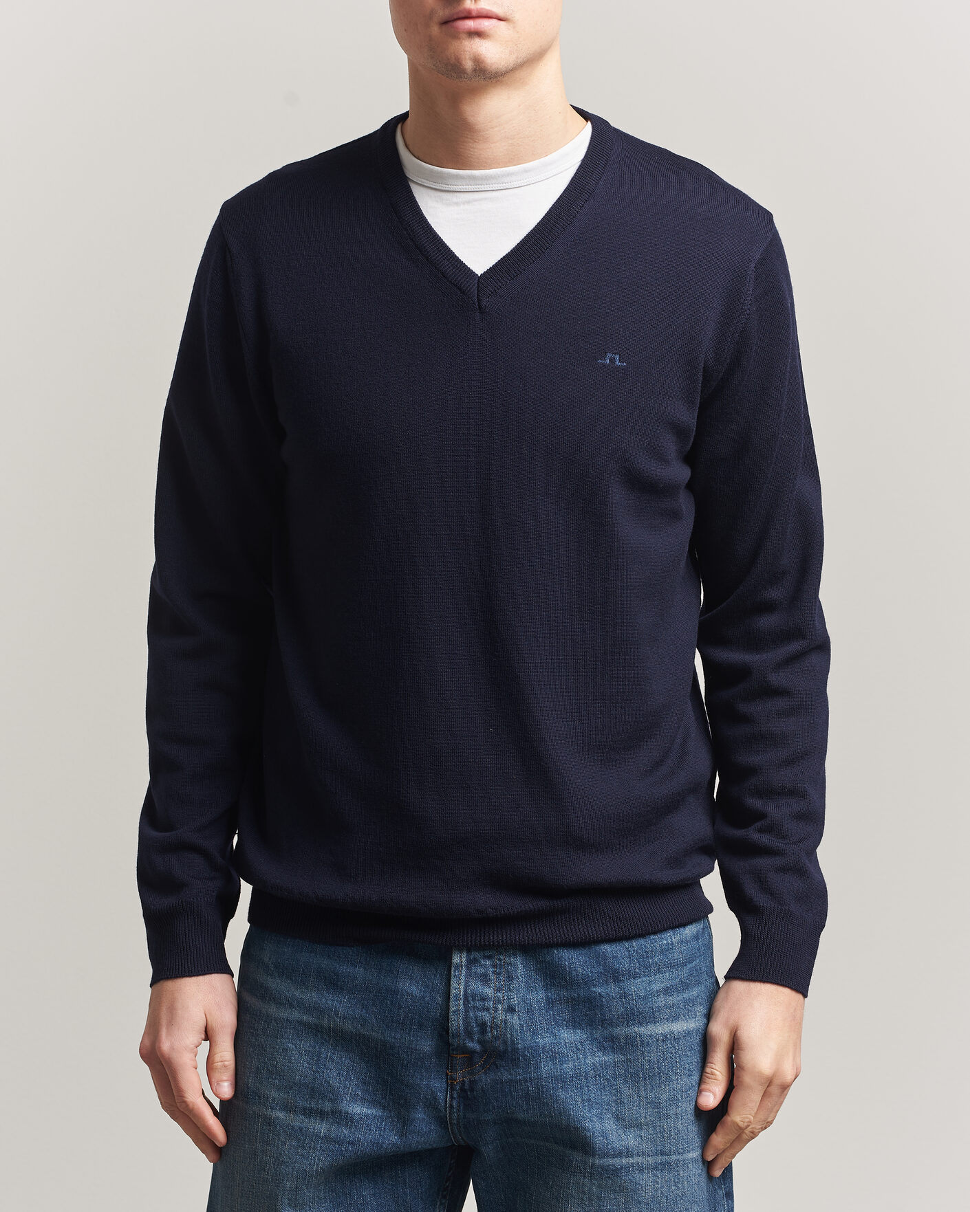 Mies | Puserot | J.Lindeberg | Lymann Merino V-Neck Pullover JL Navy