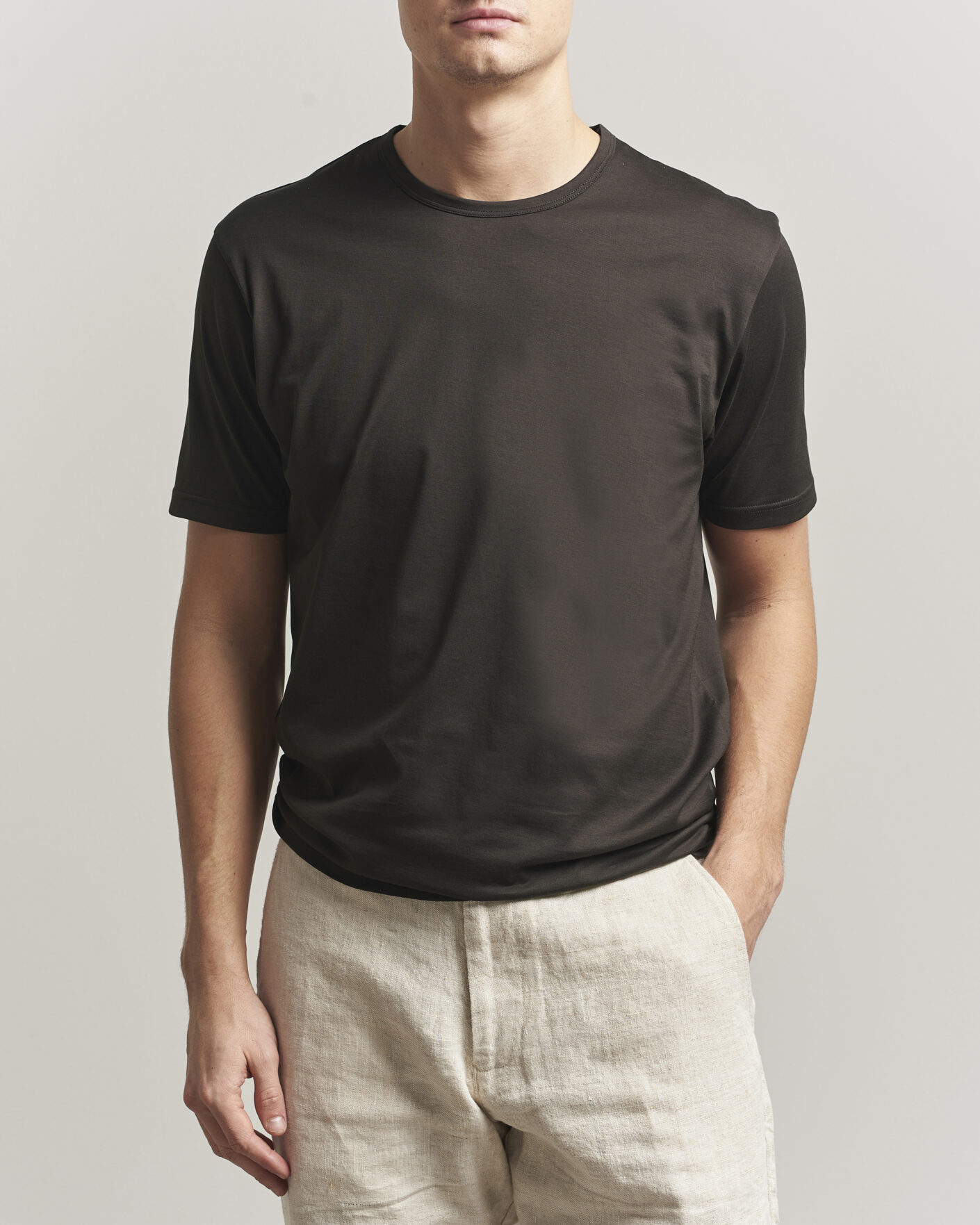 Mies | T-paidat | Sunspel | Crew Neck Q82 Cotton T-Shirt Dark Chocolate