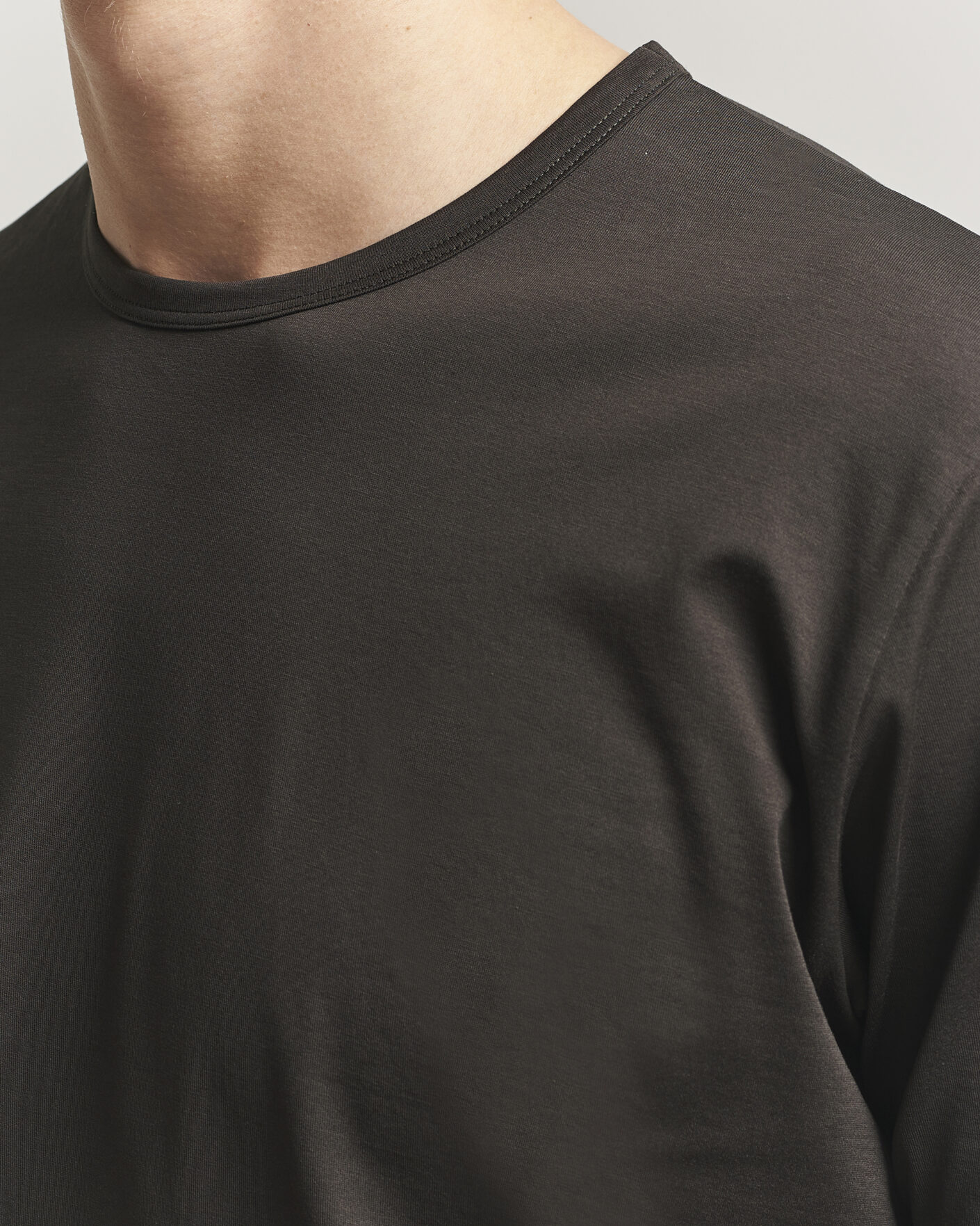 Mies | T-paidat | Sunspel | Crew Neck Q82 Cotton T-Shirt Dark Chocolate