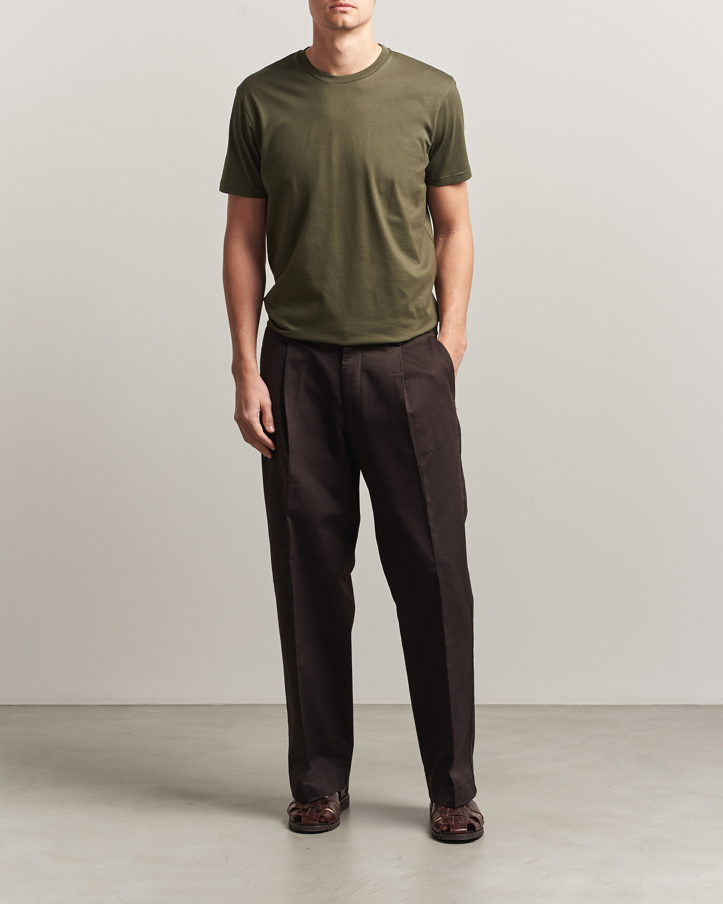 Mies | T-paidat | Sunspel | Riviera Midweight T-Shirt Deep Olive