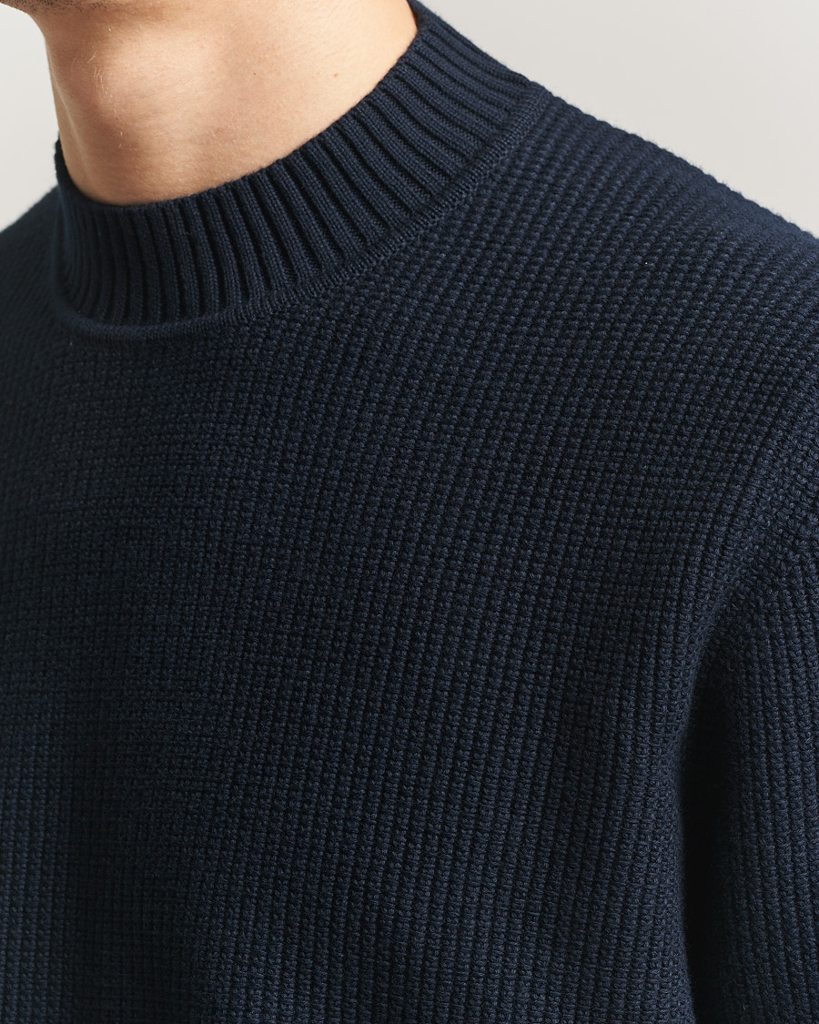 Mies | Puserot | Sunspel | Cotton Stitch Mock Neck Navy