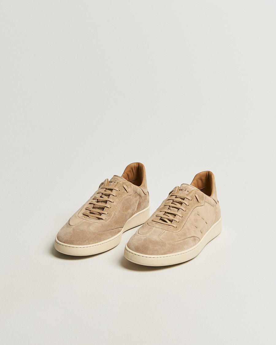 Mies | Tennarit | Kiton | Classic Suede Sneakers Sand