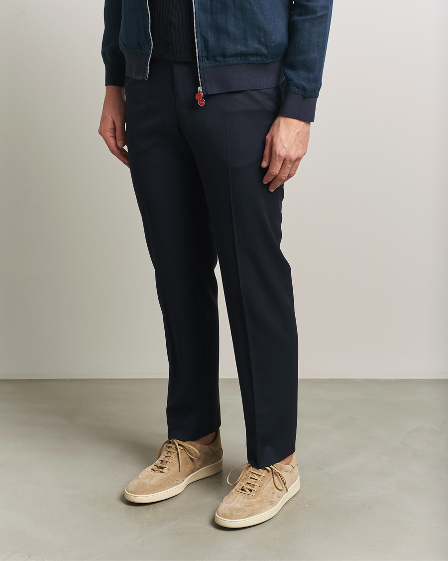 Mies | Tennarit | Kiton | Classic Suede Sneakers Sand
