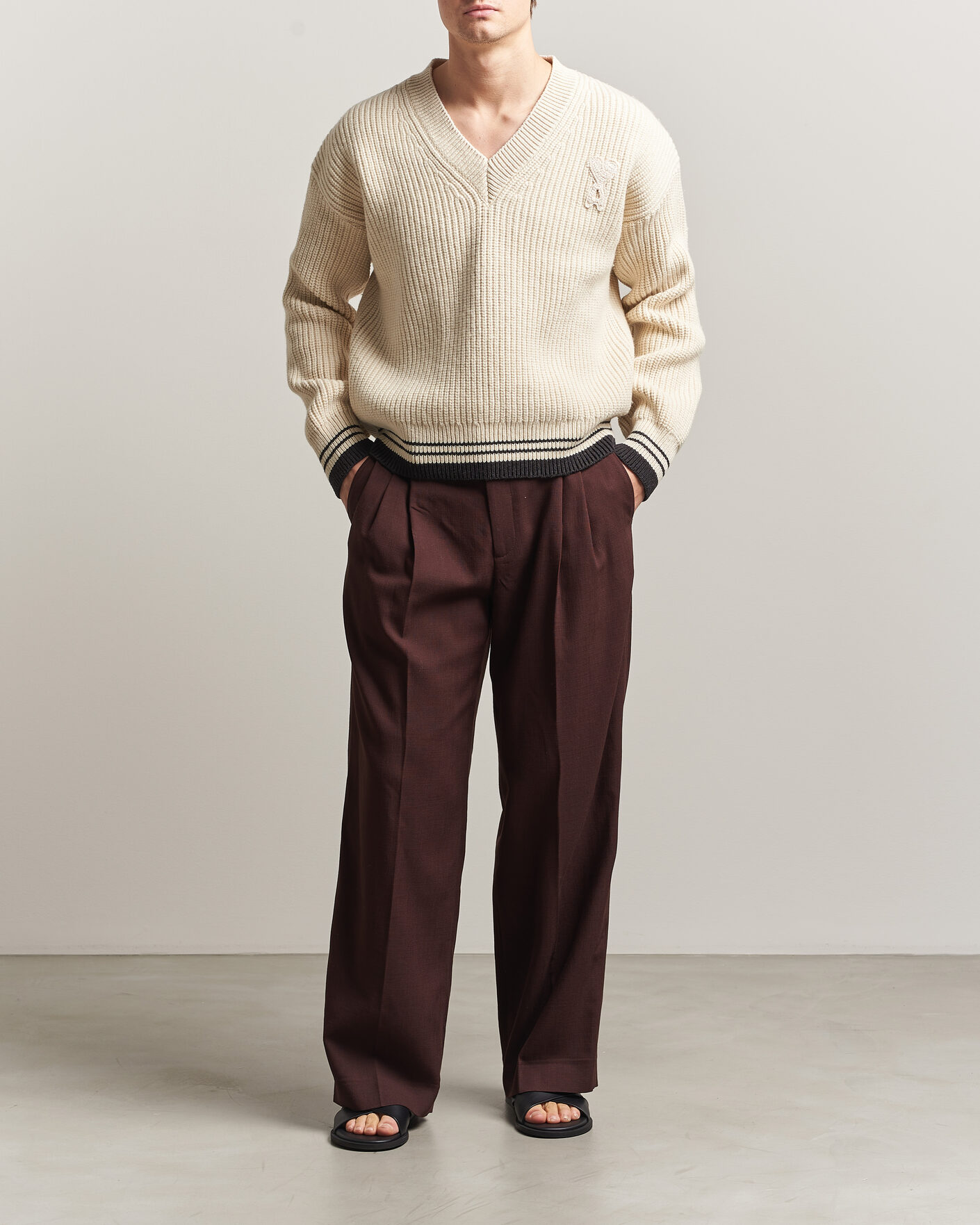 Mies | Puserot | AMI | Wool/Cotton Ribbed V-Neck Creme