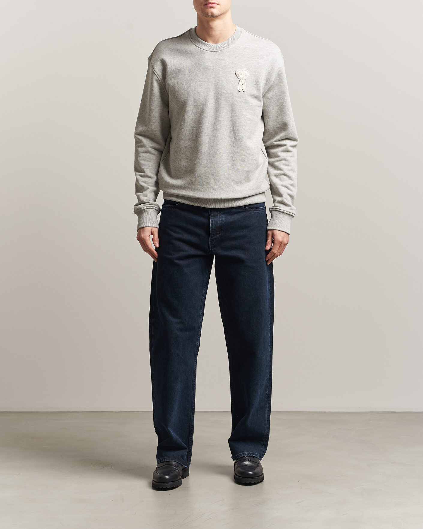 Mies | Puserot | AMI | Knitted Heart Logo Sweatshirt Grey Melange