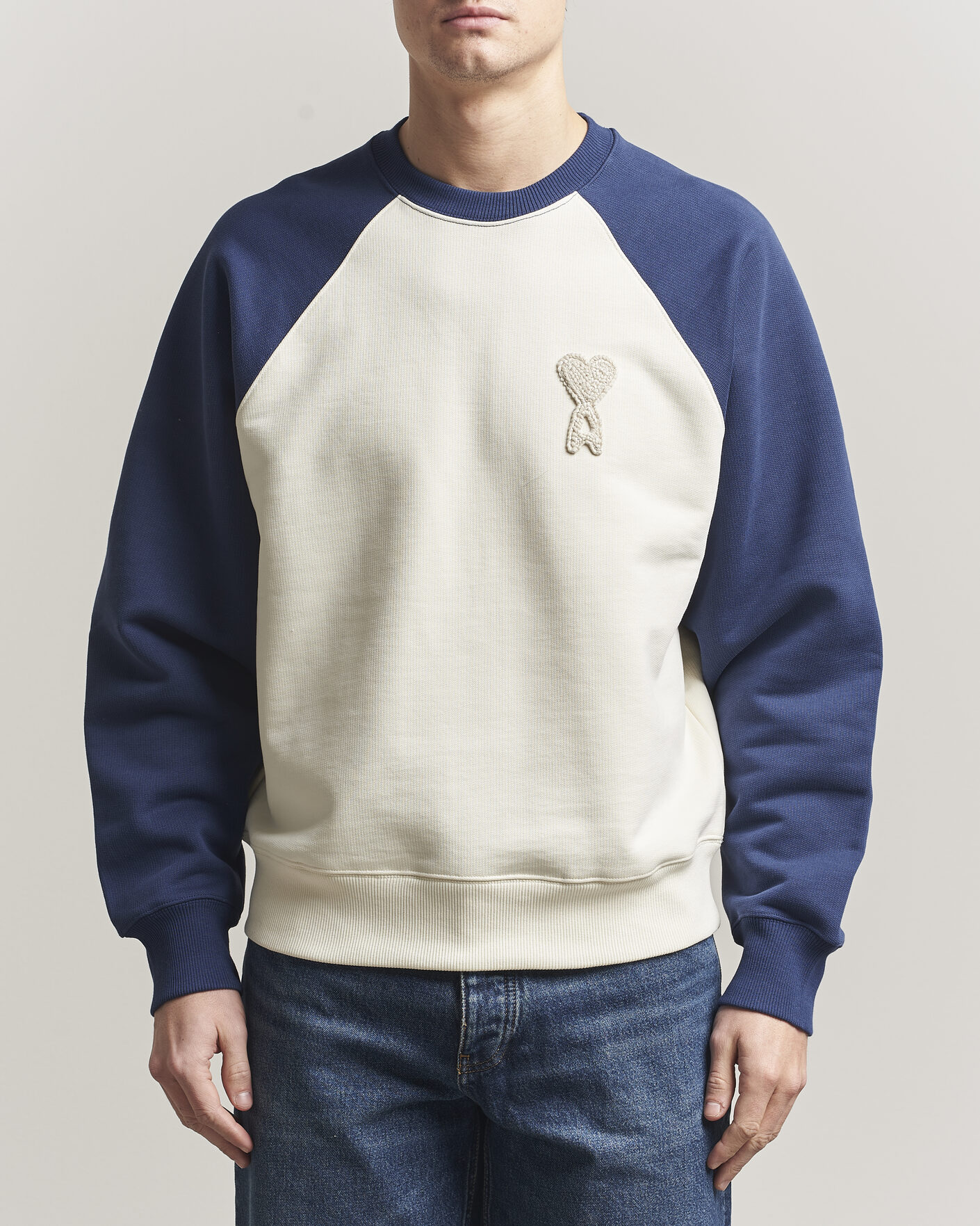 Mies | Puserot | AMI | Knitted Heart Logo Sweatshirt Creme/Navy