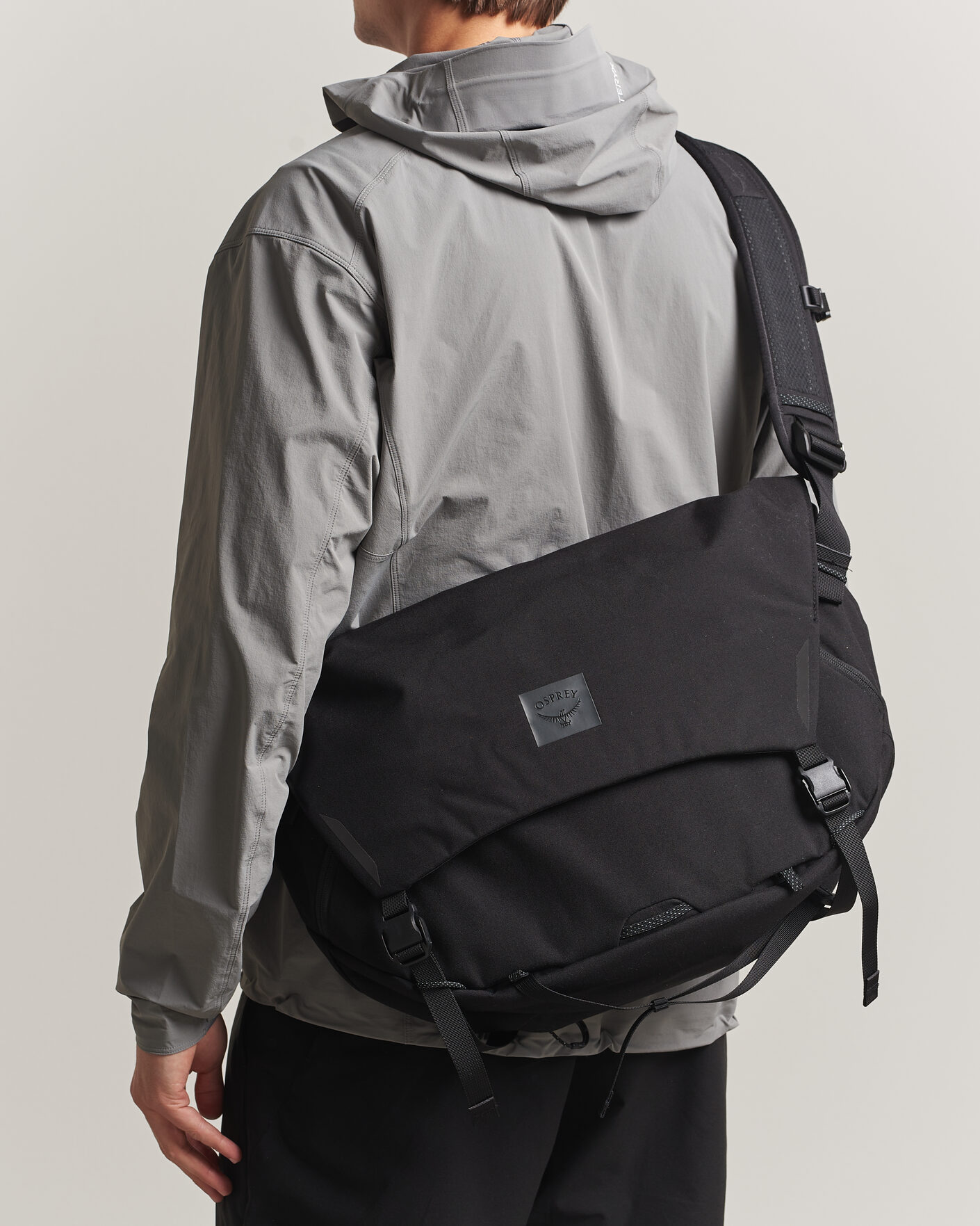 Mies | Laukut | Osprey | Metron Messenger 18 Black