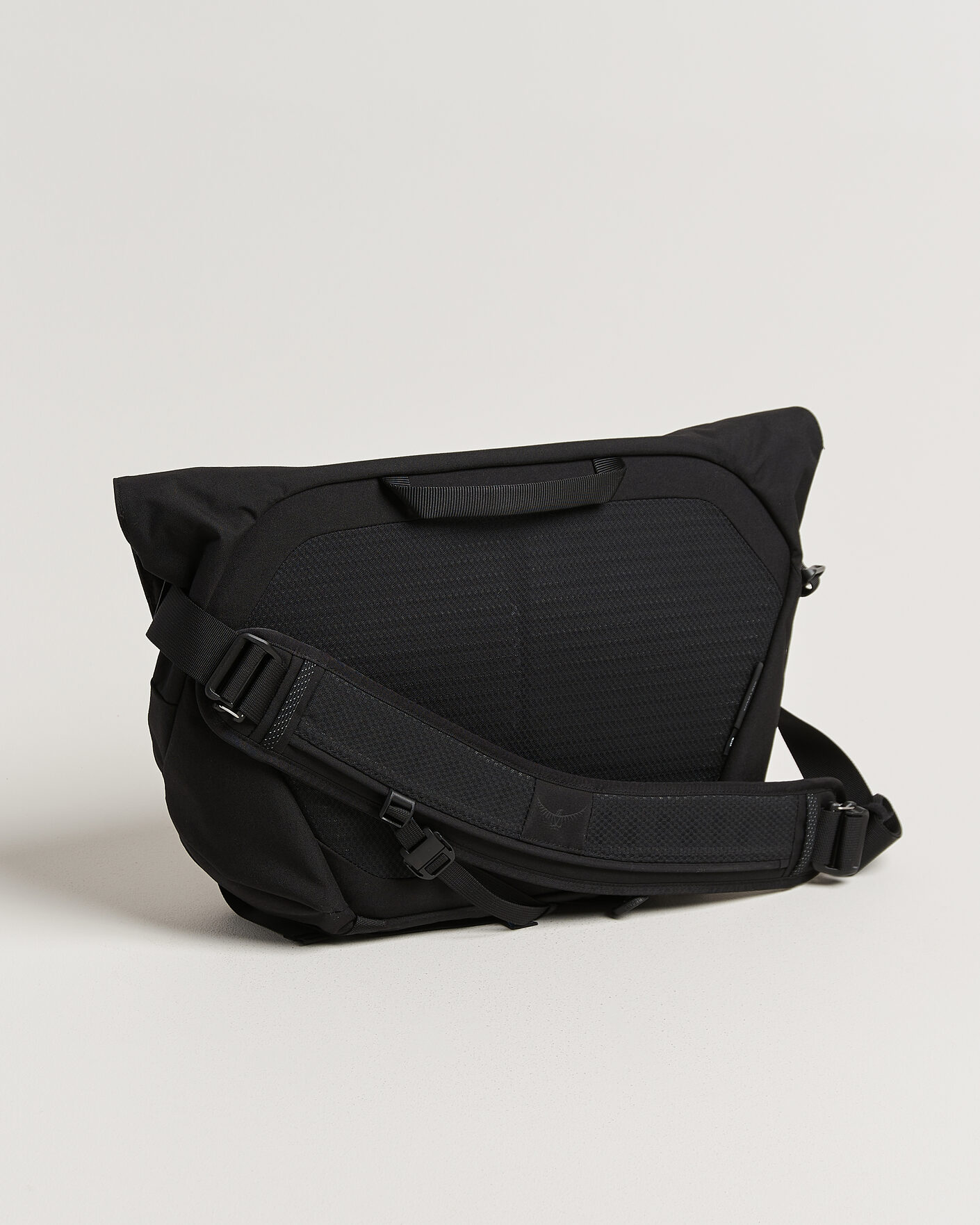 Mies | Laukut | Osprey | Metron Messenger 18 Black