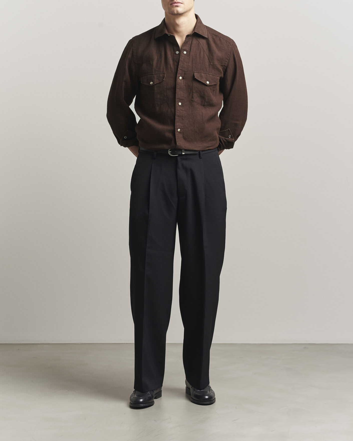 Mies | Kauluspaidat | 100Hands | Two Pocket Western Linen Shirt Chocolate