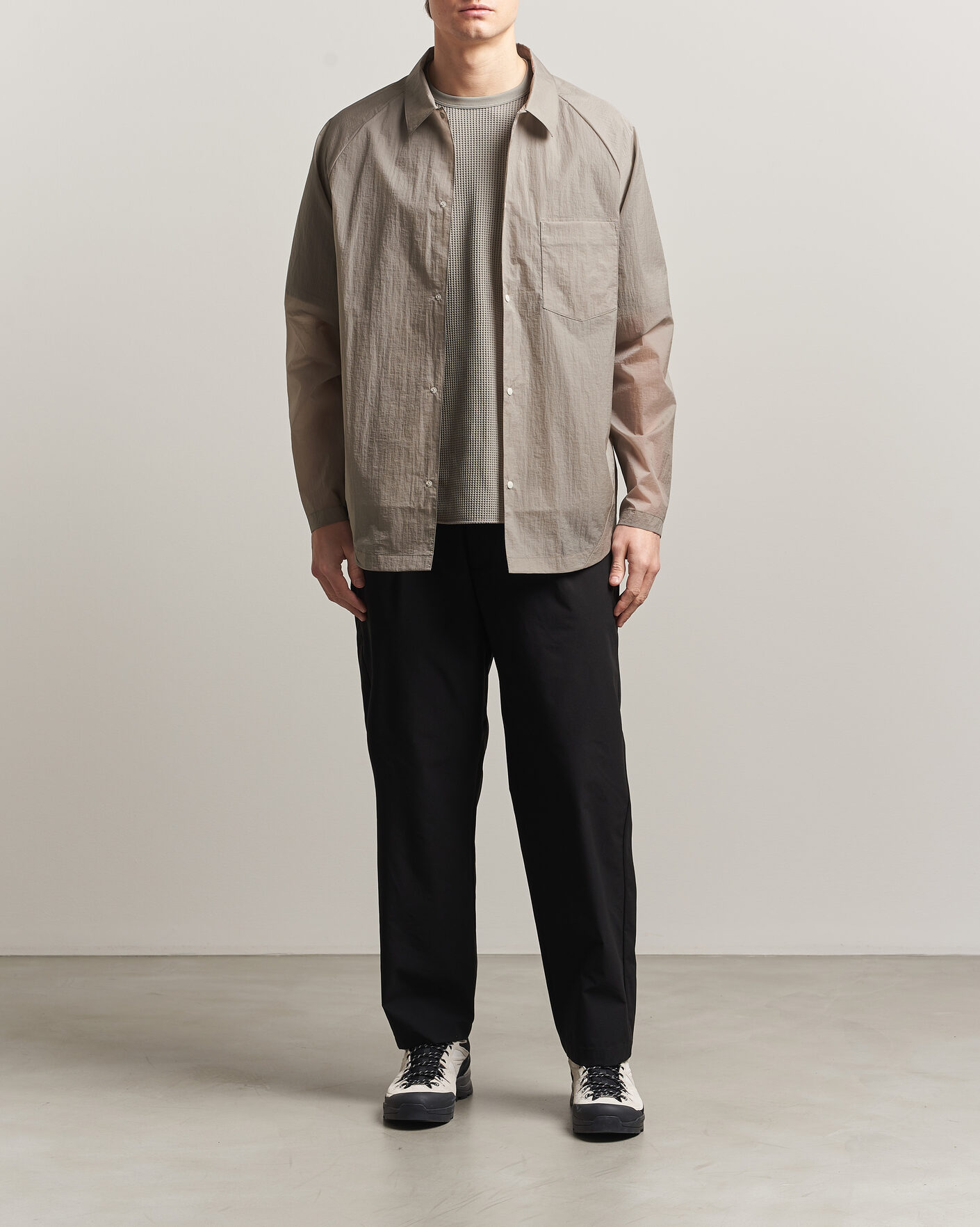 Mies | Kauluspaidat | Goldwin | Nylon Wind Shirt Arid Beige