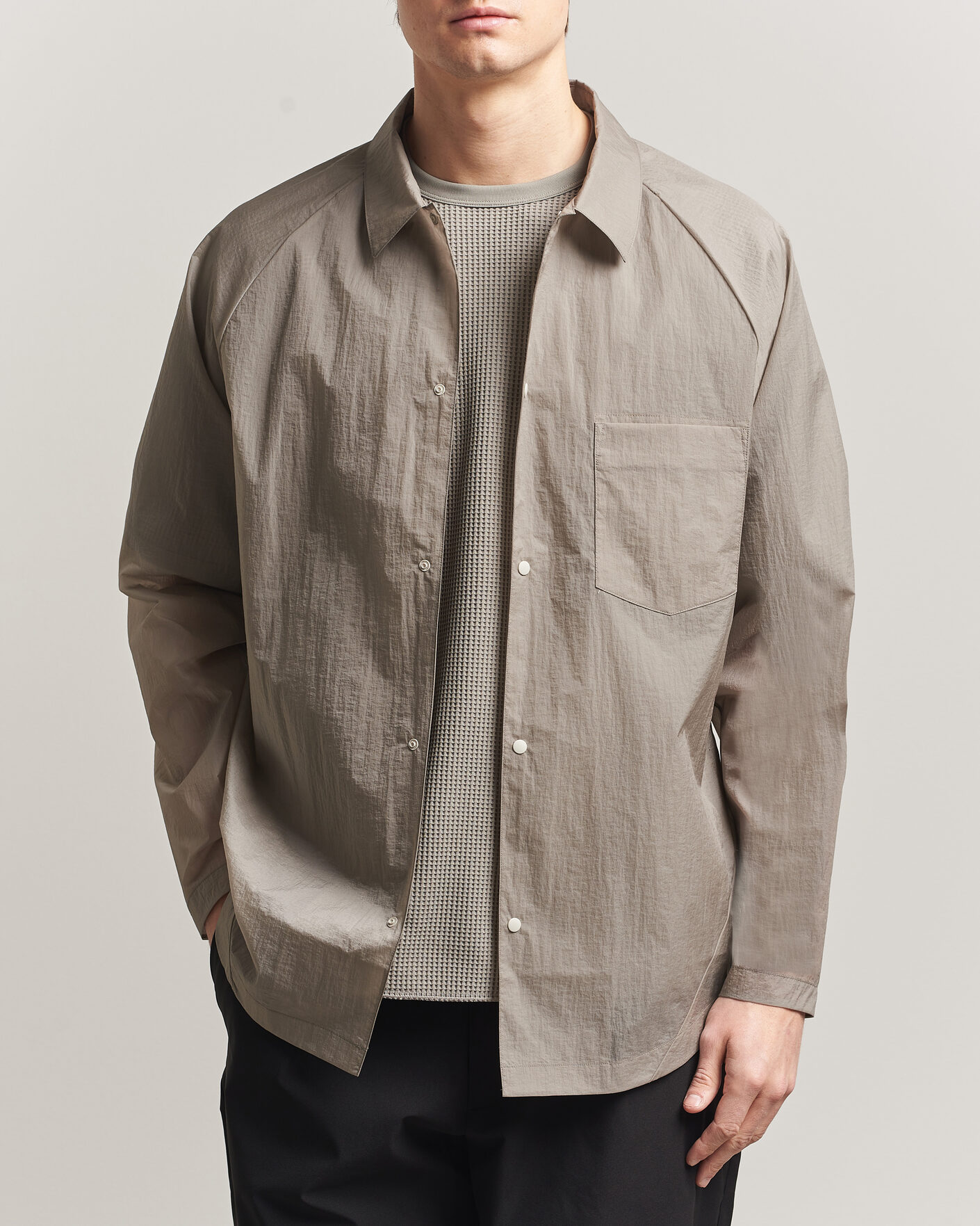 Mies | Kauluspaidat | Goldwin | Nylon Wind Shirt Arid Beige