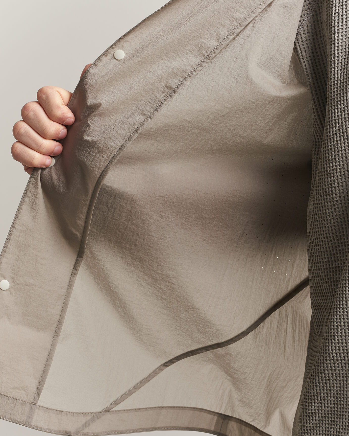 Mies | Kauluspaidat | Goldwin | Nylon Wind Shirt Arid Beige