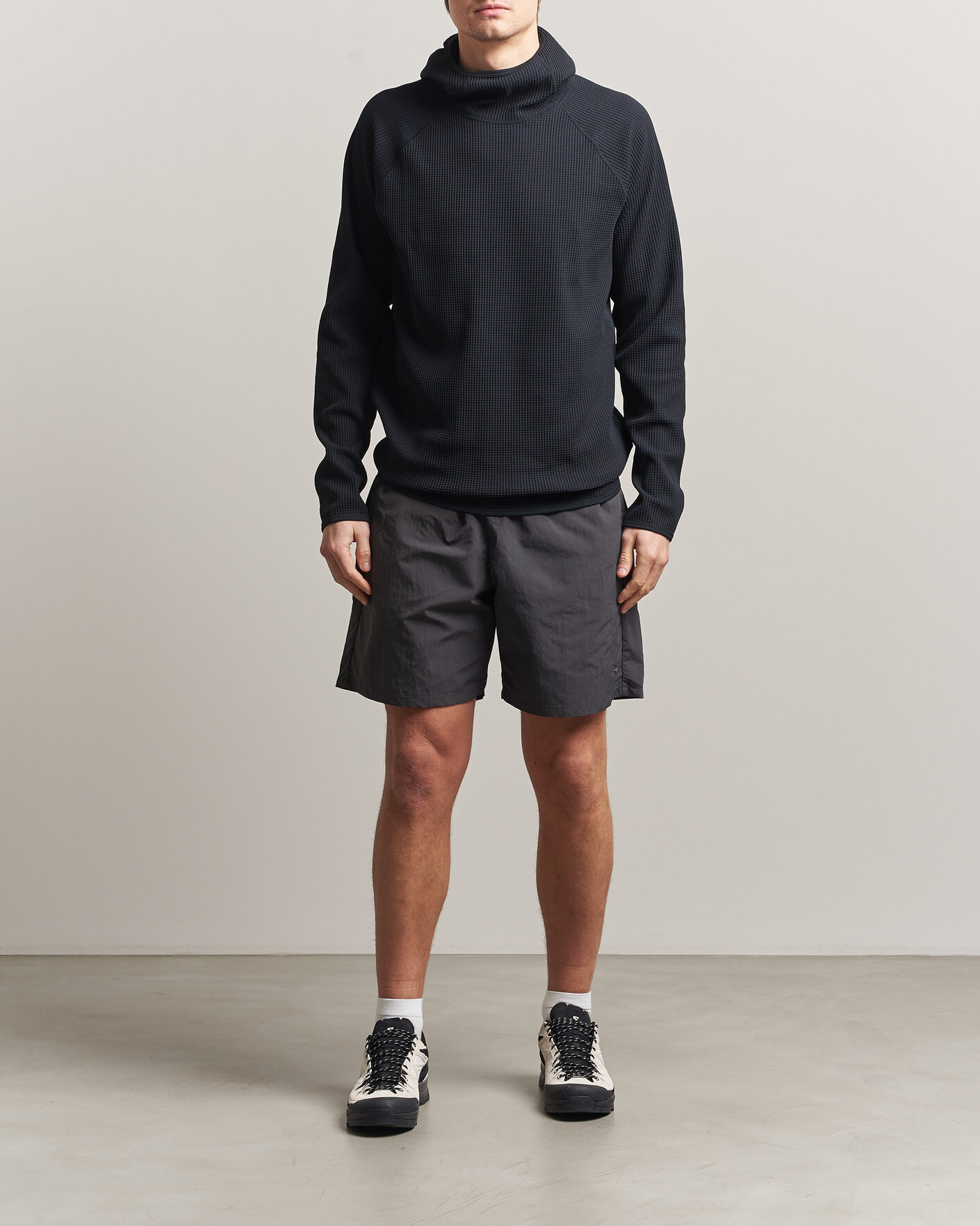 Mies | Puserot | Goldwin | WF Light Long Sleeve Hoodie Black