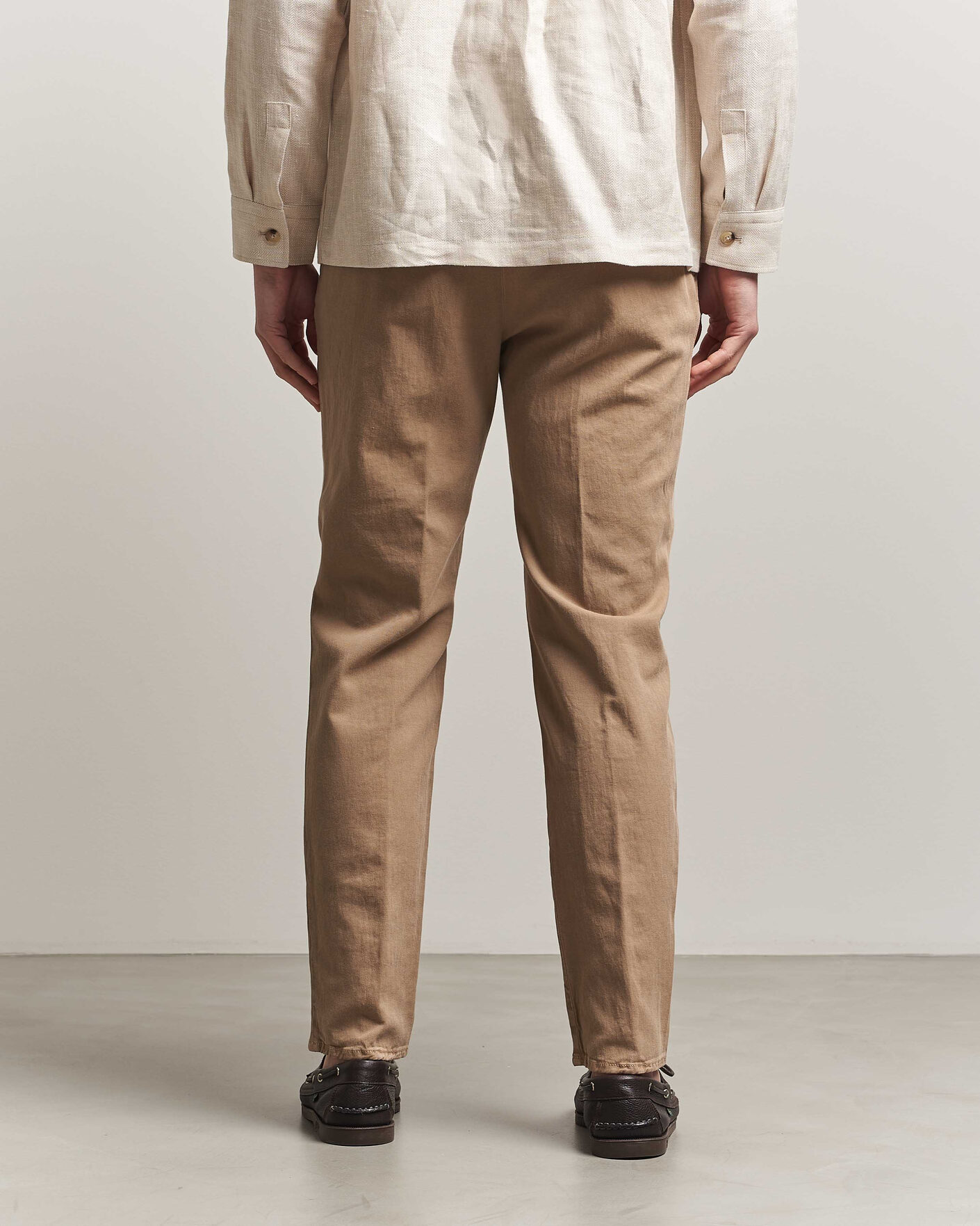 Mies | Housut | Incotex | Tapered Fit Pleated Linen Slacks Brown