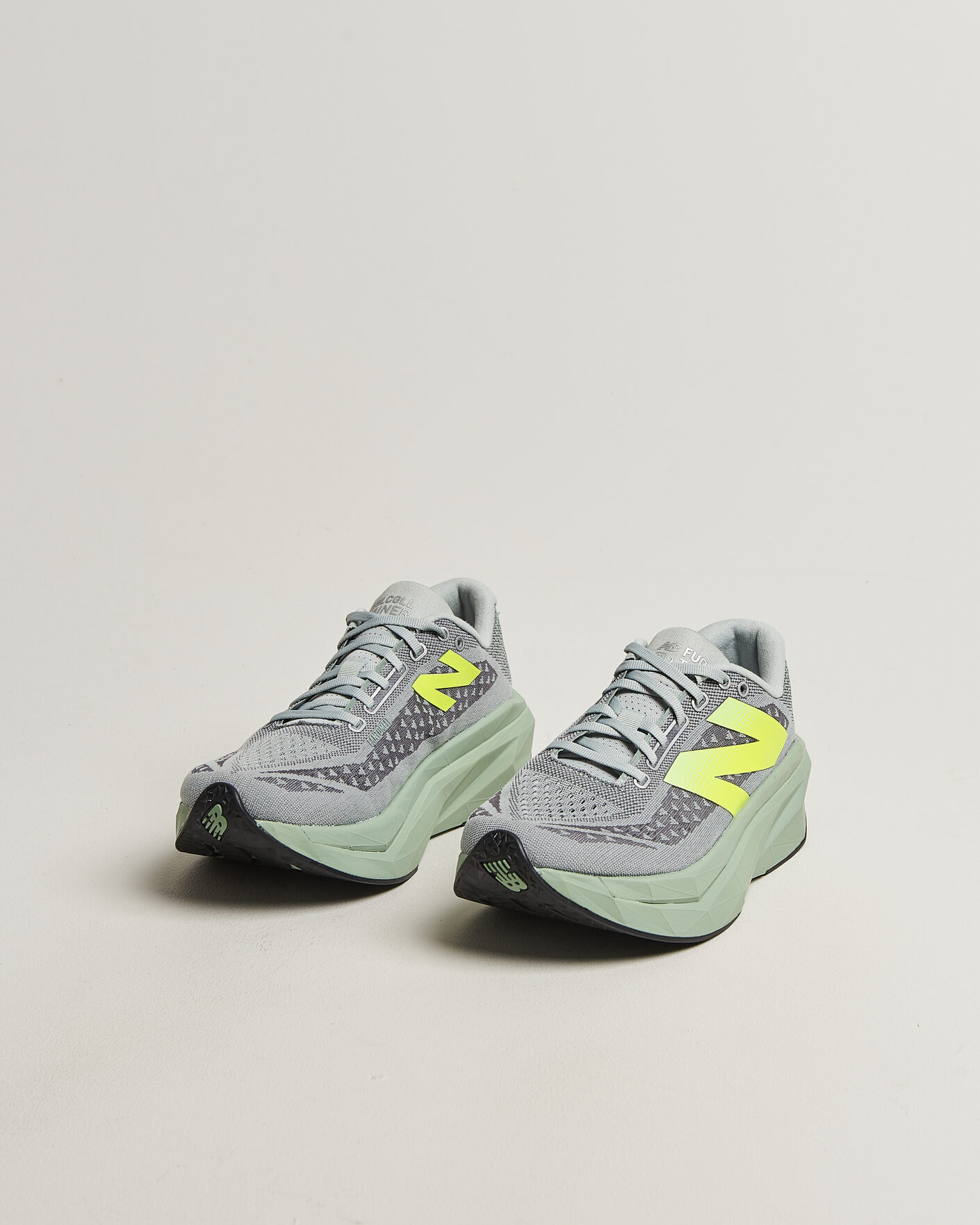 Mies | Juoksukengät | New Balance Running | FuelCell Supercomp Trainer v3 Mosaic Green