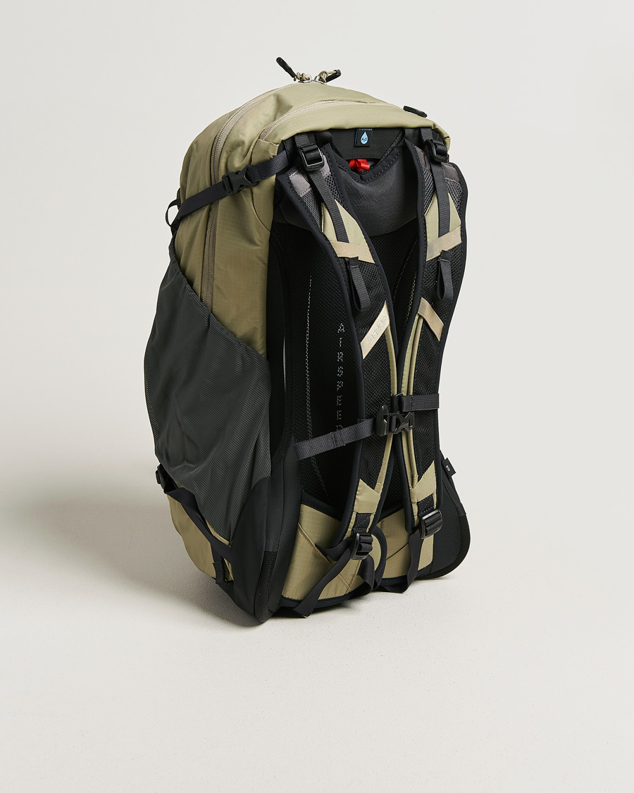 Mies | Laukut | Osprey | HikeLite 26 Olive Tan