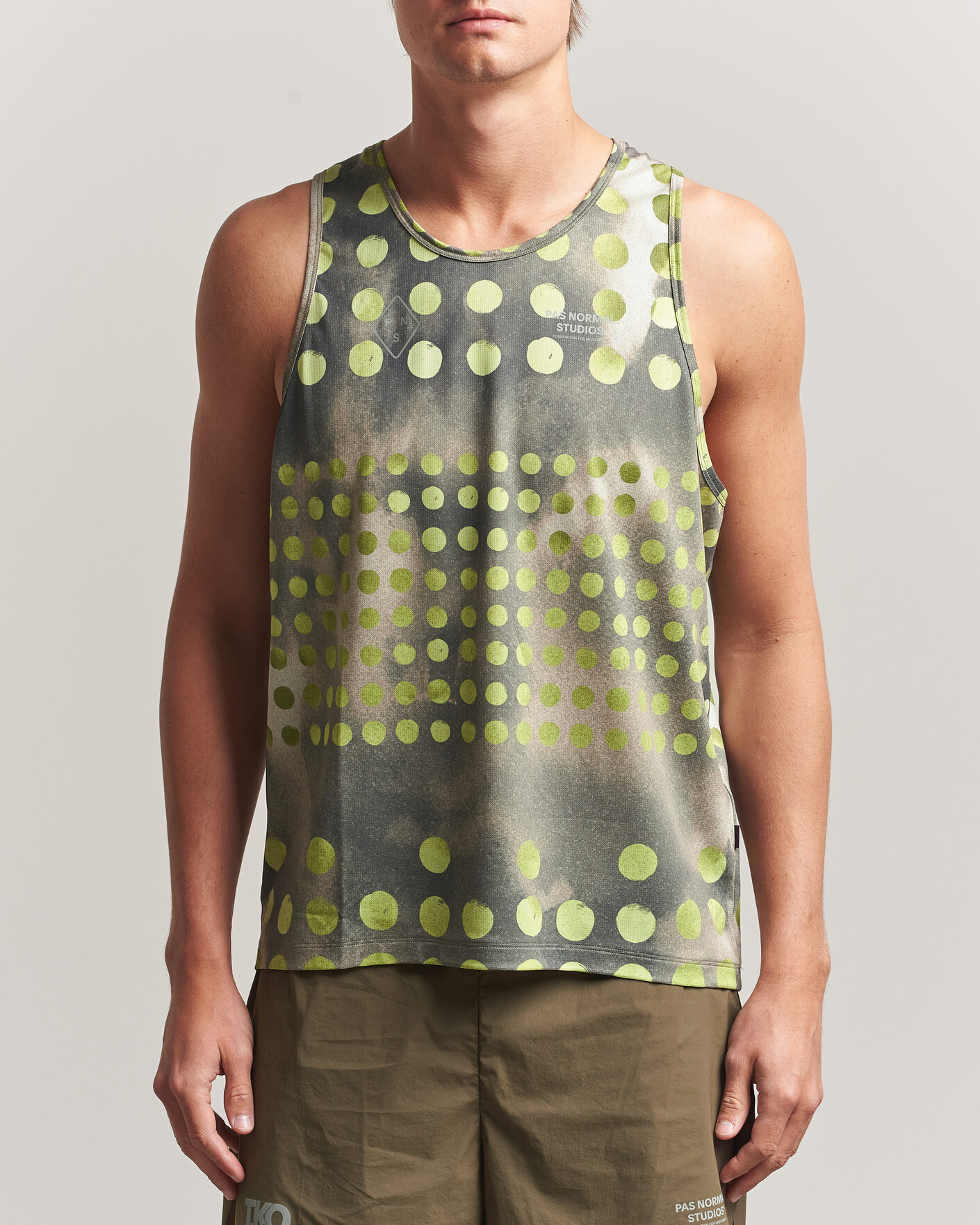 Mies | T-paidat | Pas Normal Studios | TKO Balance Singlet Moss Green