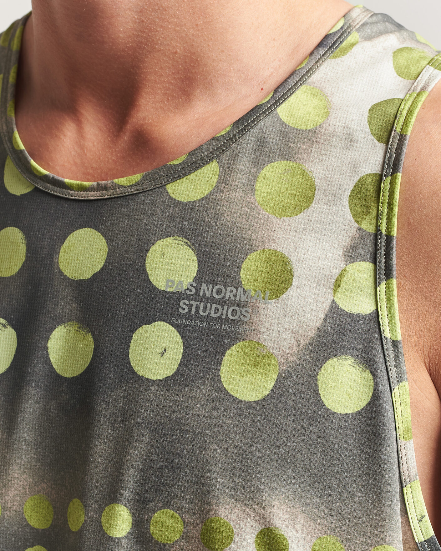 Mies | T-paidat | Pas Normal Studios | TKO Balance Singlet Moss Green