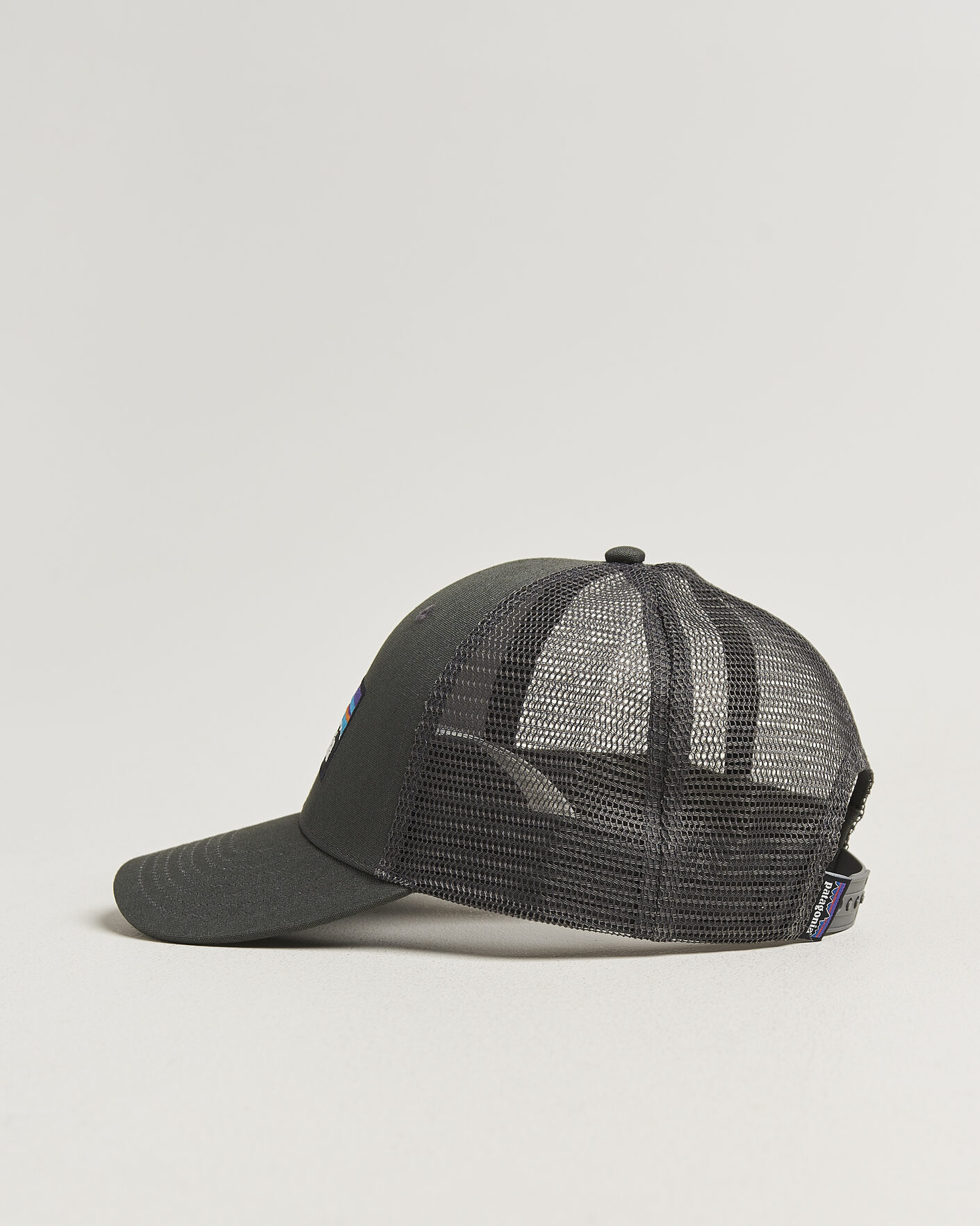 Mies | Päähineet | Patagonia | P-6 Logo LoPro Trucker Hat Forge Grey